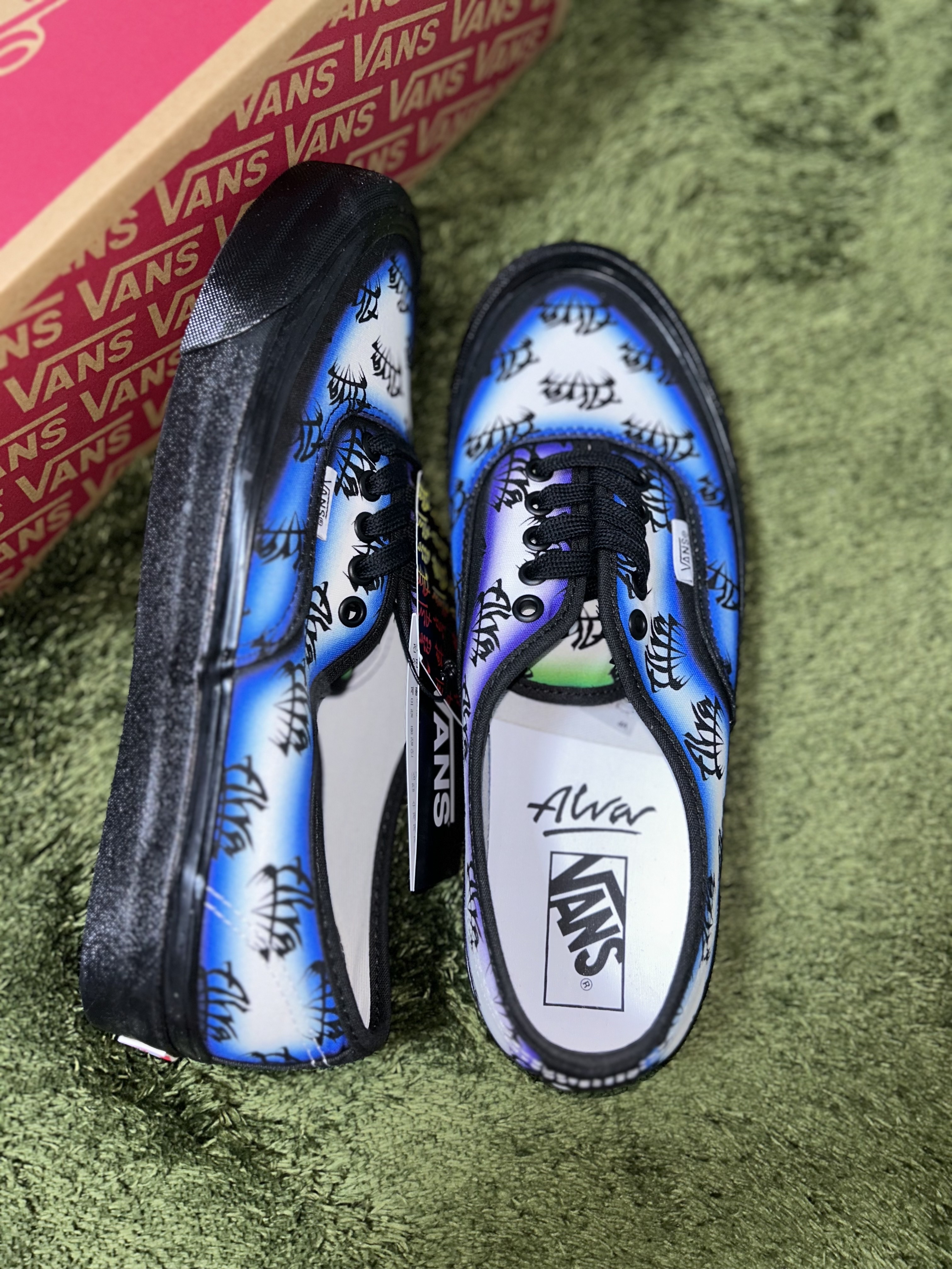 Vans x Alva Skates Authentic 44 DX Anaheim Factory Halo Multi 착용 스타일 - 4