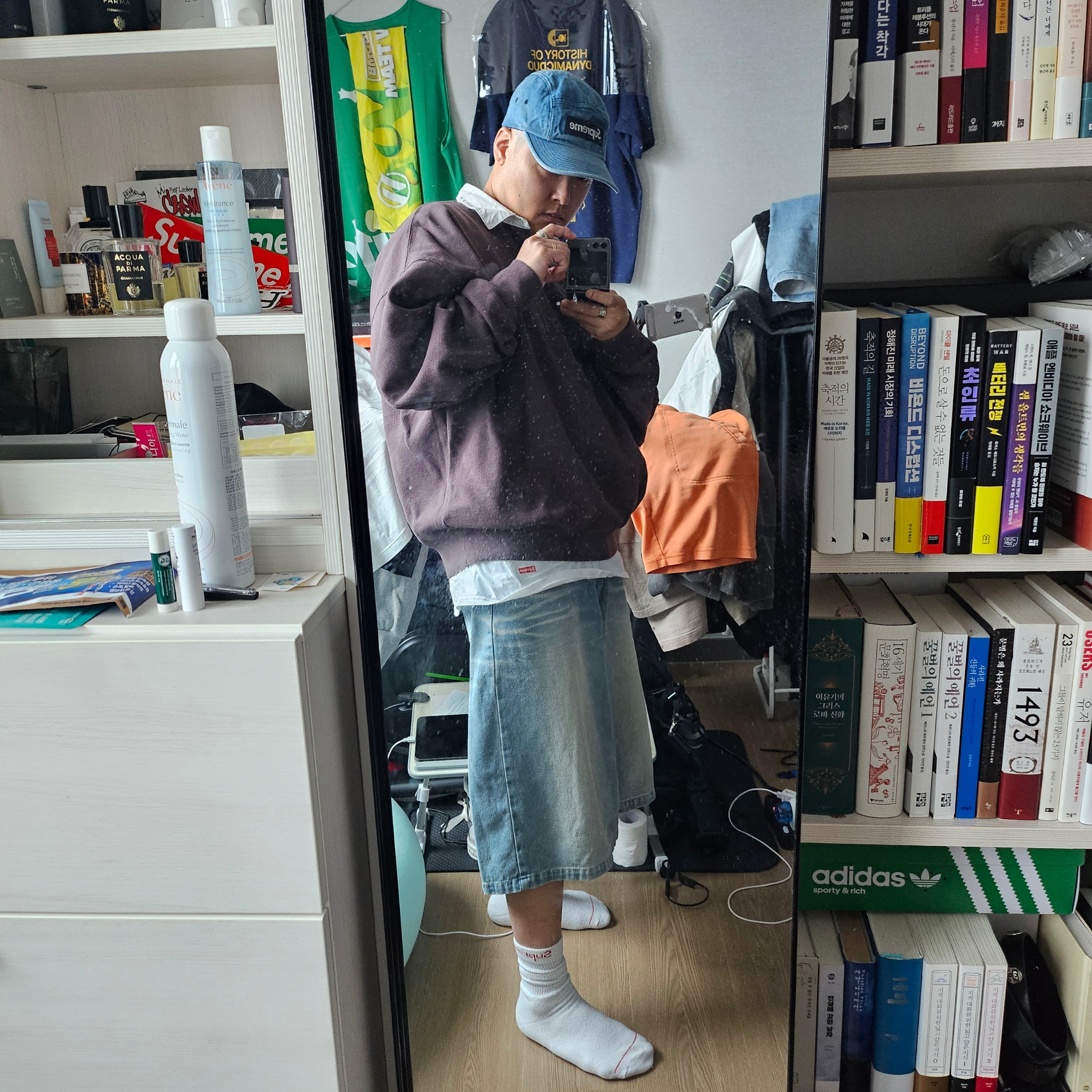 Supreme Washed Chino Twill Camp Cap Denim - 23FW, Essentials Waffle Henley Rugby Plum - 23SS 착용 스타일