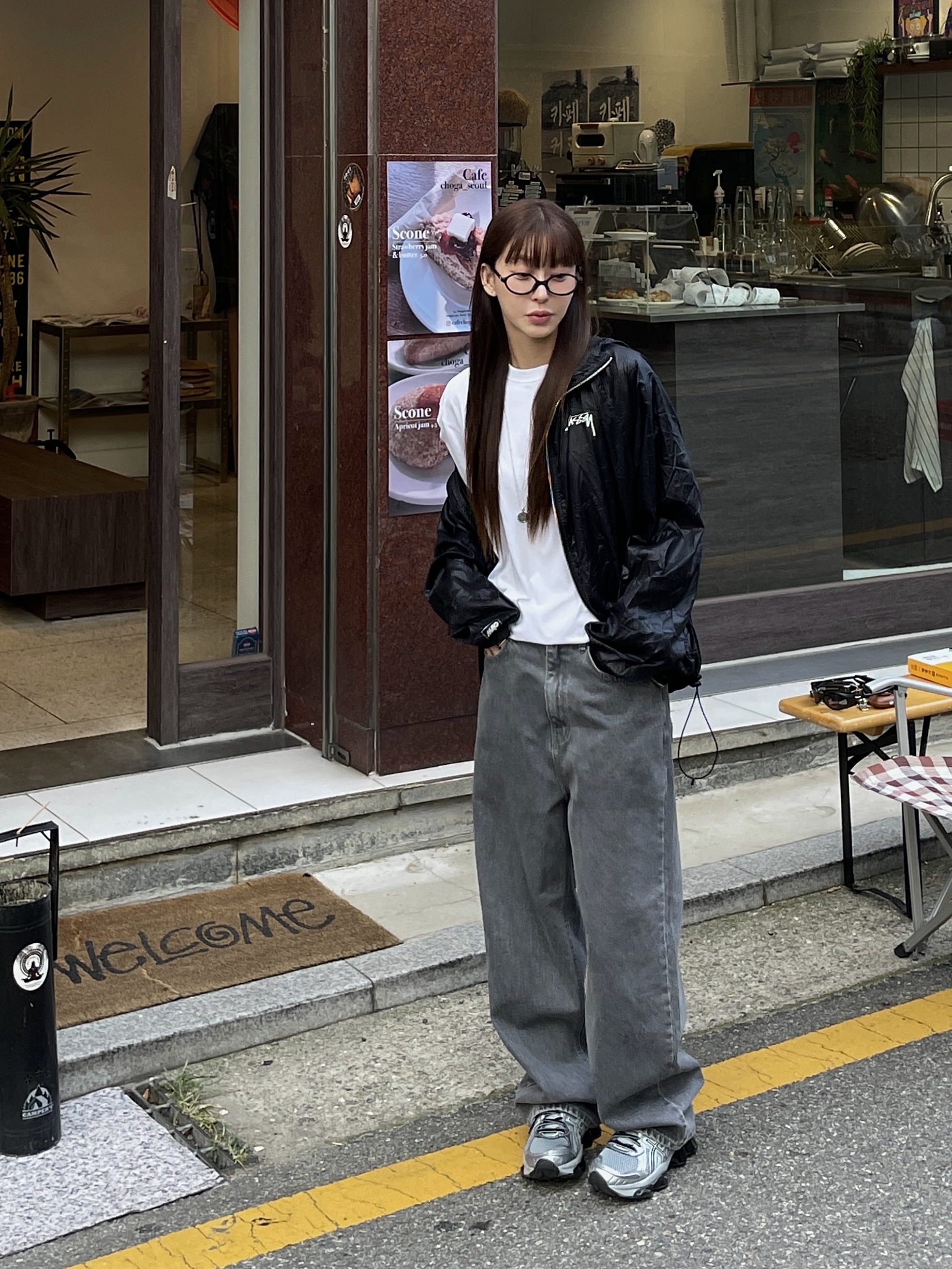 Stussy Beach Shell Wrinkled Nylon Jacket Black, Asics Gel-Quantum Kinetic Mid Grey Pure Silver 착용 스타일 - 1