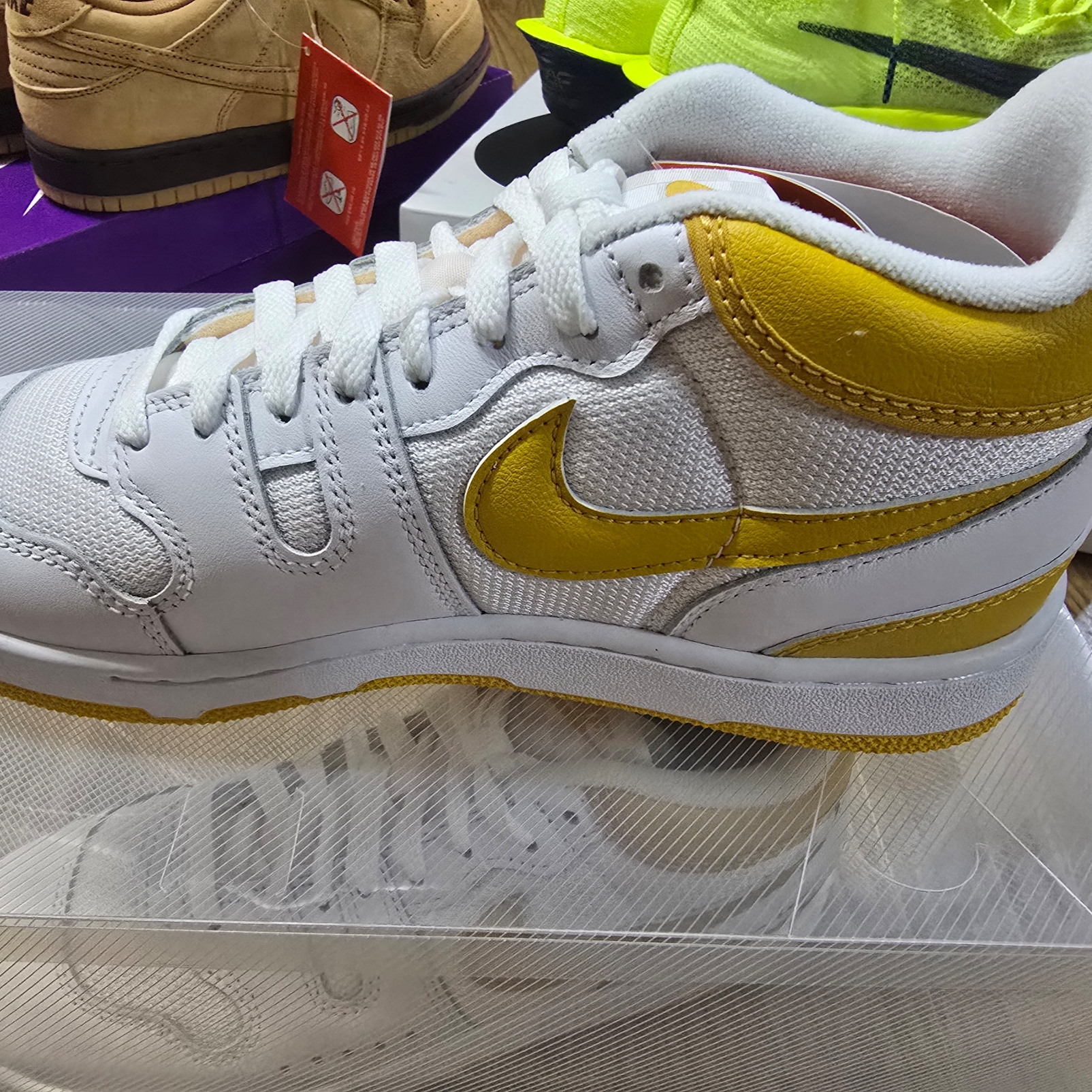 Nike Mac Attack QS SP White Lemon Venom 착용 스타일