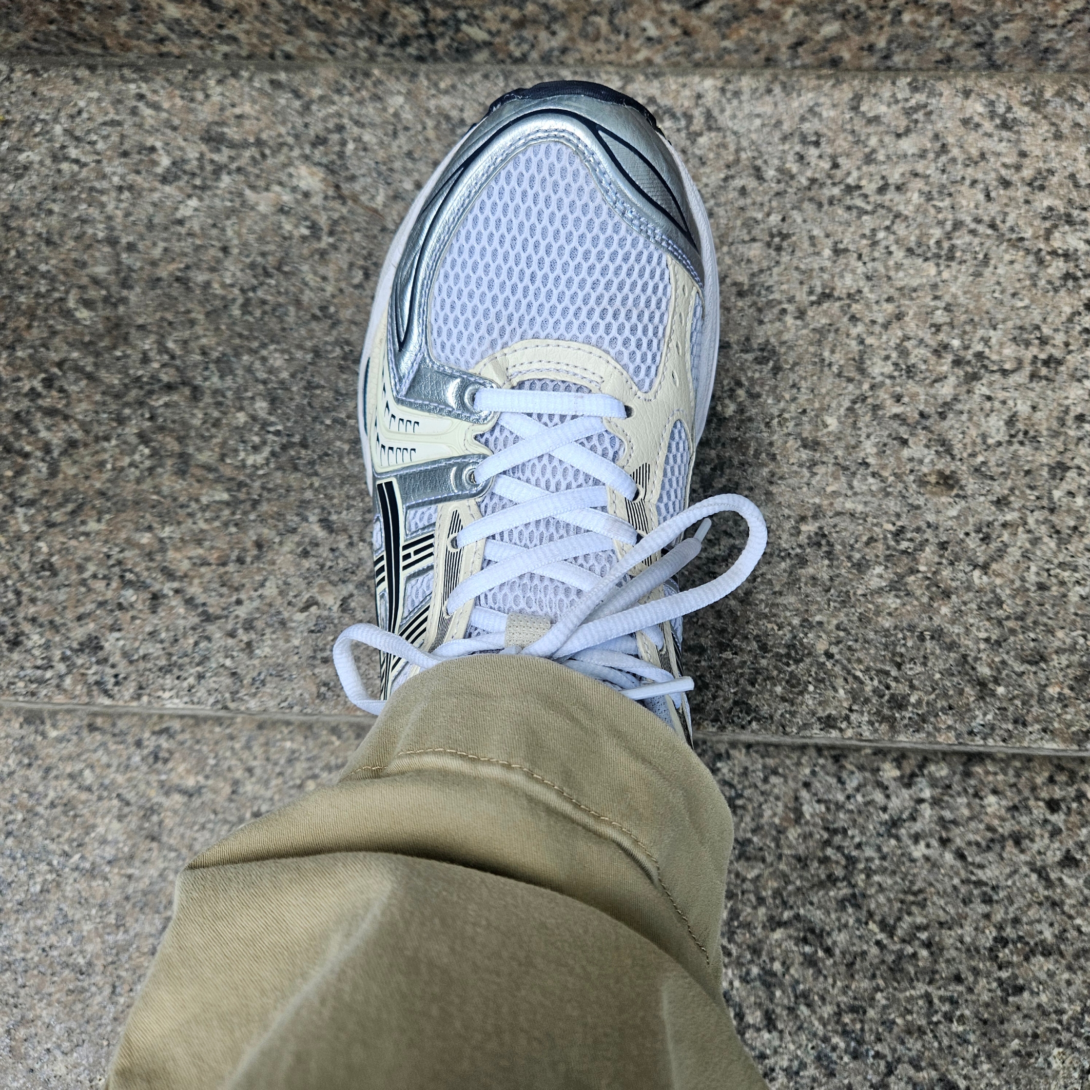 (W) Asics Gel-Kayano 14 White Midnight 착용 스타일 - 1