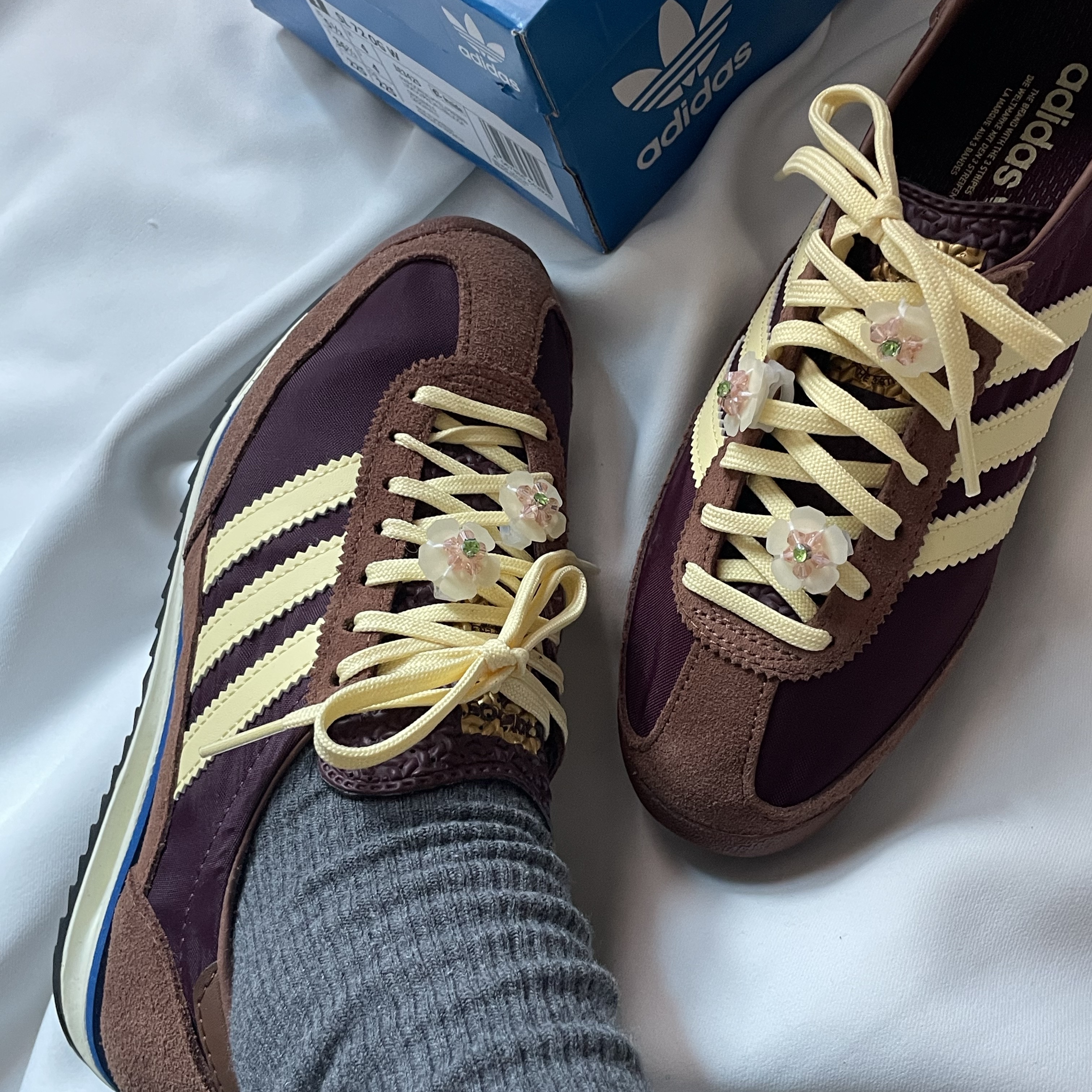 (W) Adidas SL 72 OG Maroon Almost Yellow 착용 스타일 - 3