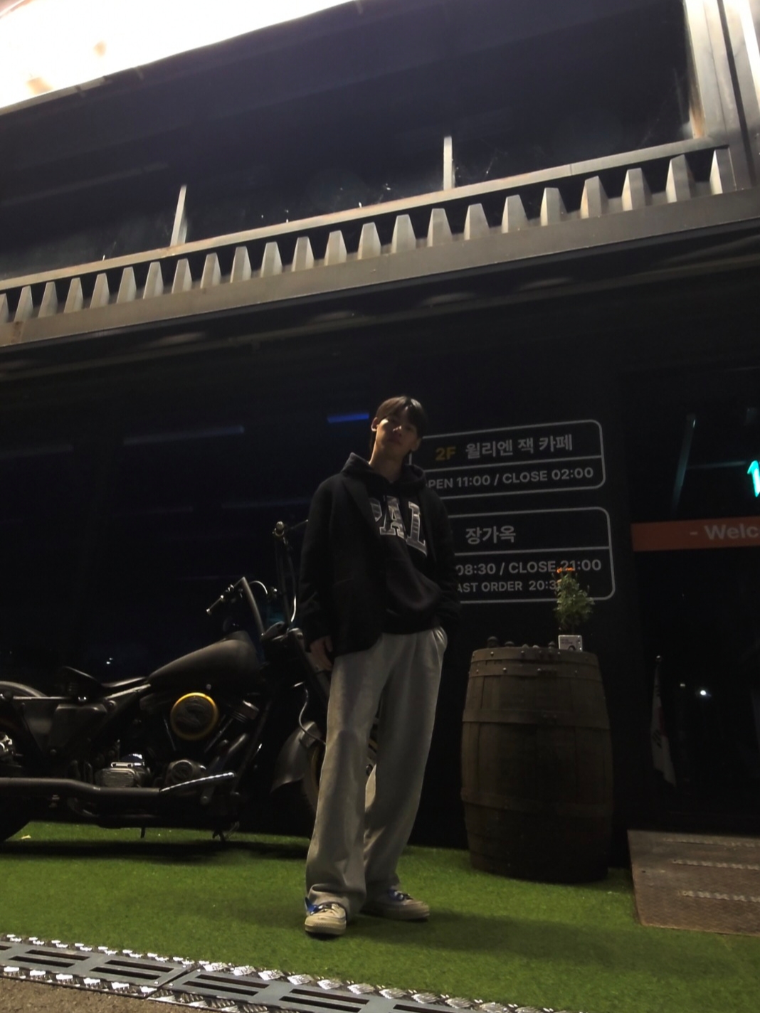 Palace x Gap Hood Black - 24SS, Converse x Ader Error Chuck 70 High White 착용 스타일 - 1