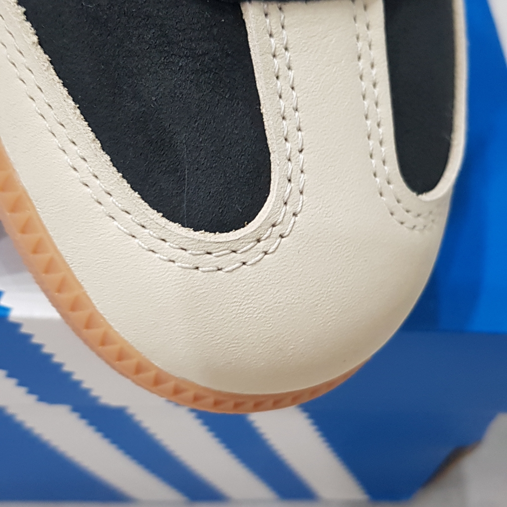 (W) Adidas Samba OG Core Black Wonder White 착용 스타일 - 7