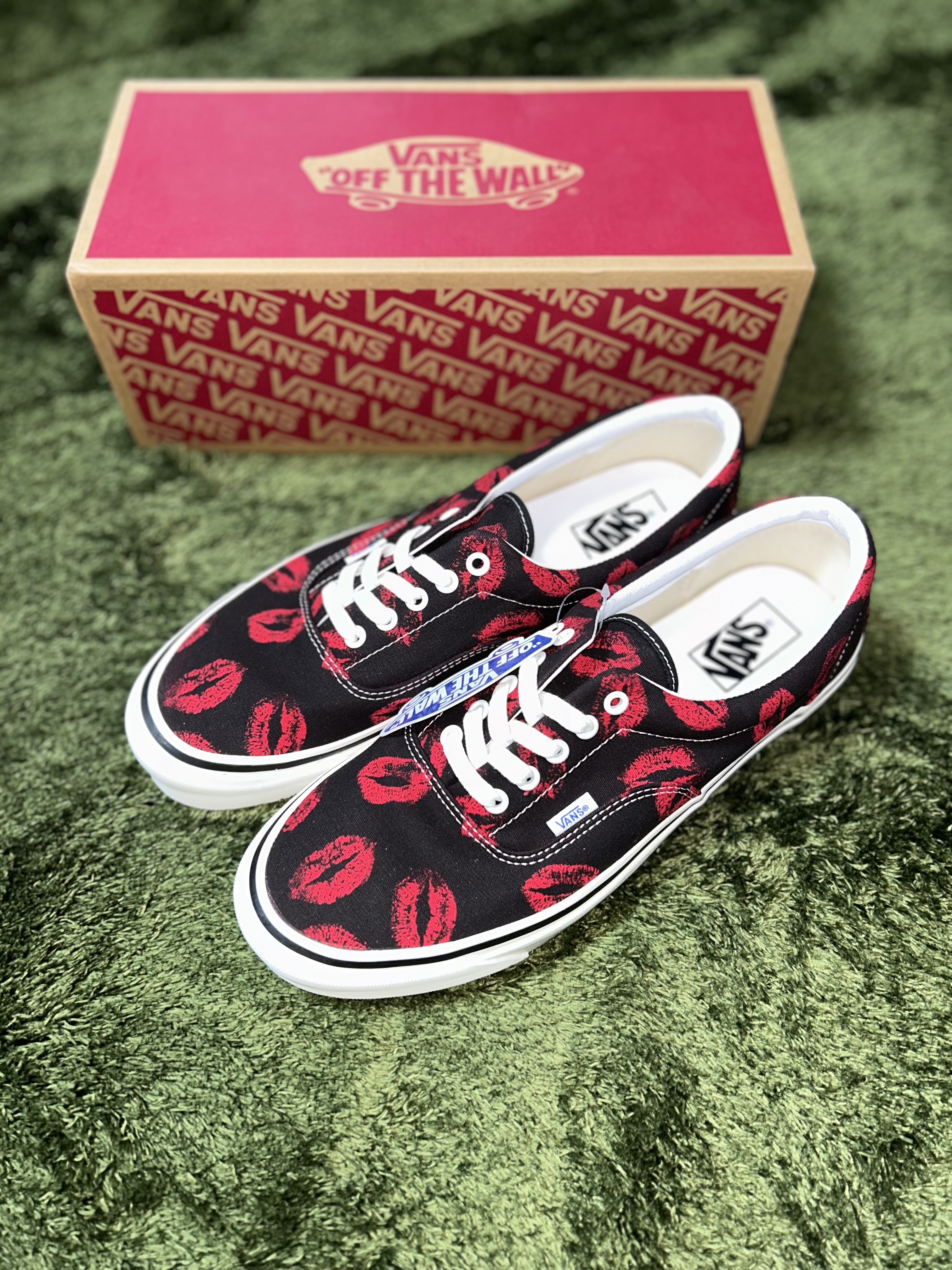Vans Era 95 DX Anaheim Factory Black Hotlips 착용 스타일 - 1