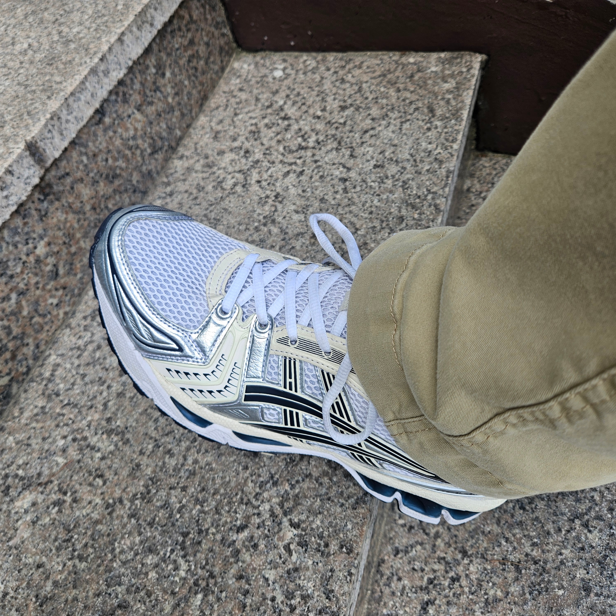 (W) Asics Gel-Kayano 14 White Midnight 착용 스타일 - 2