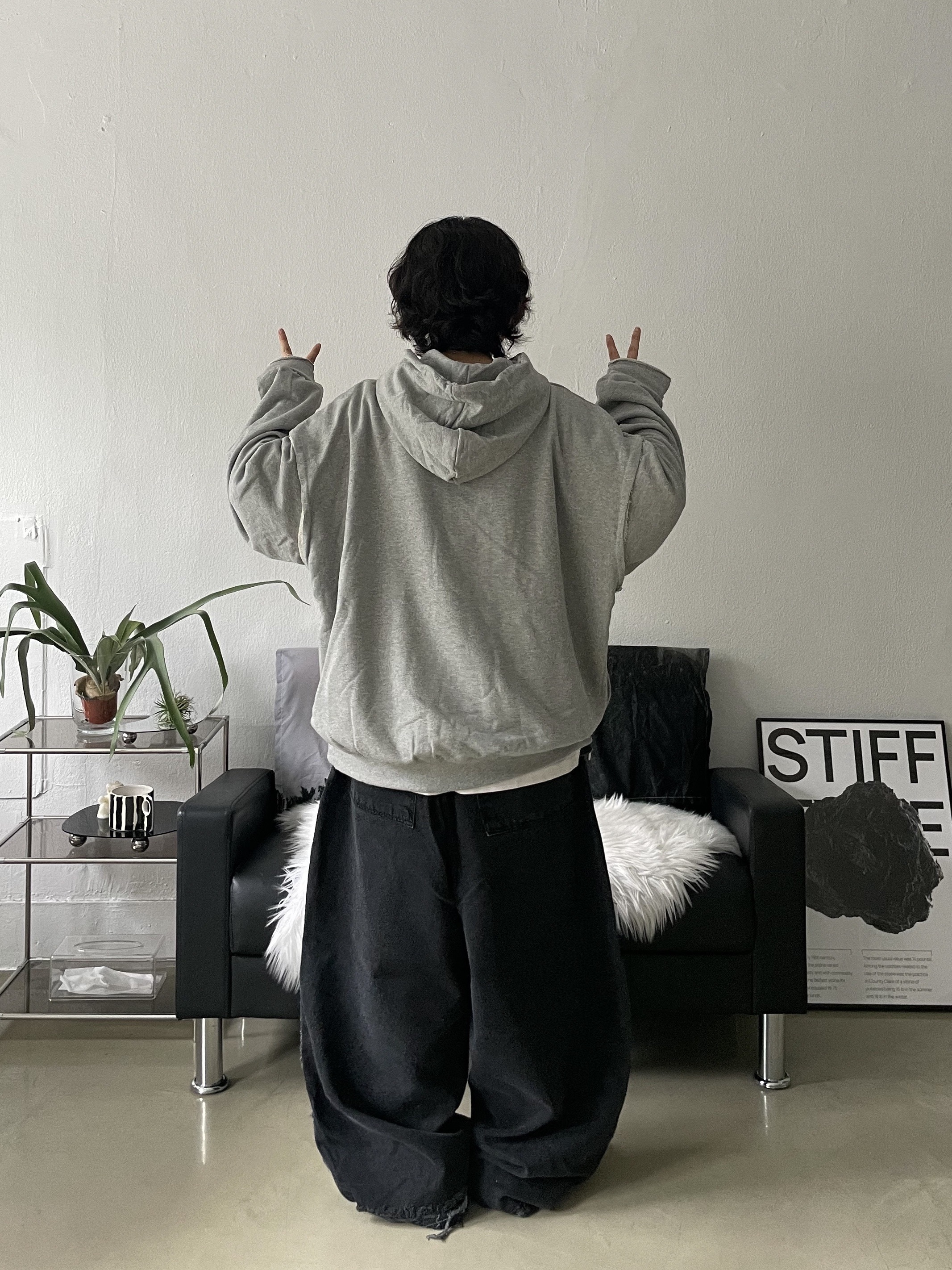 Adidas Superstar Premium Black White 착용 스타일 - 2