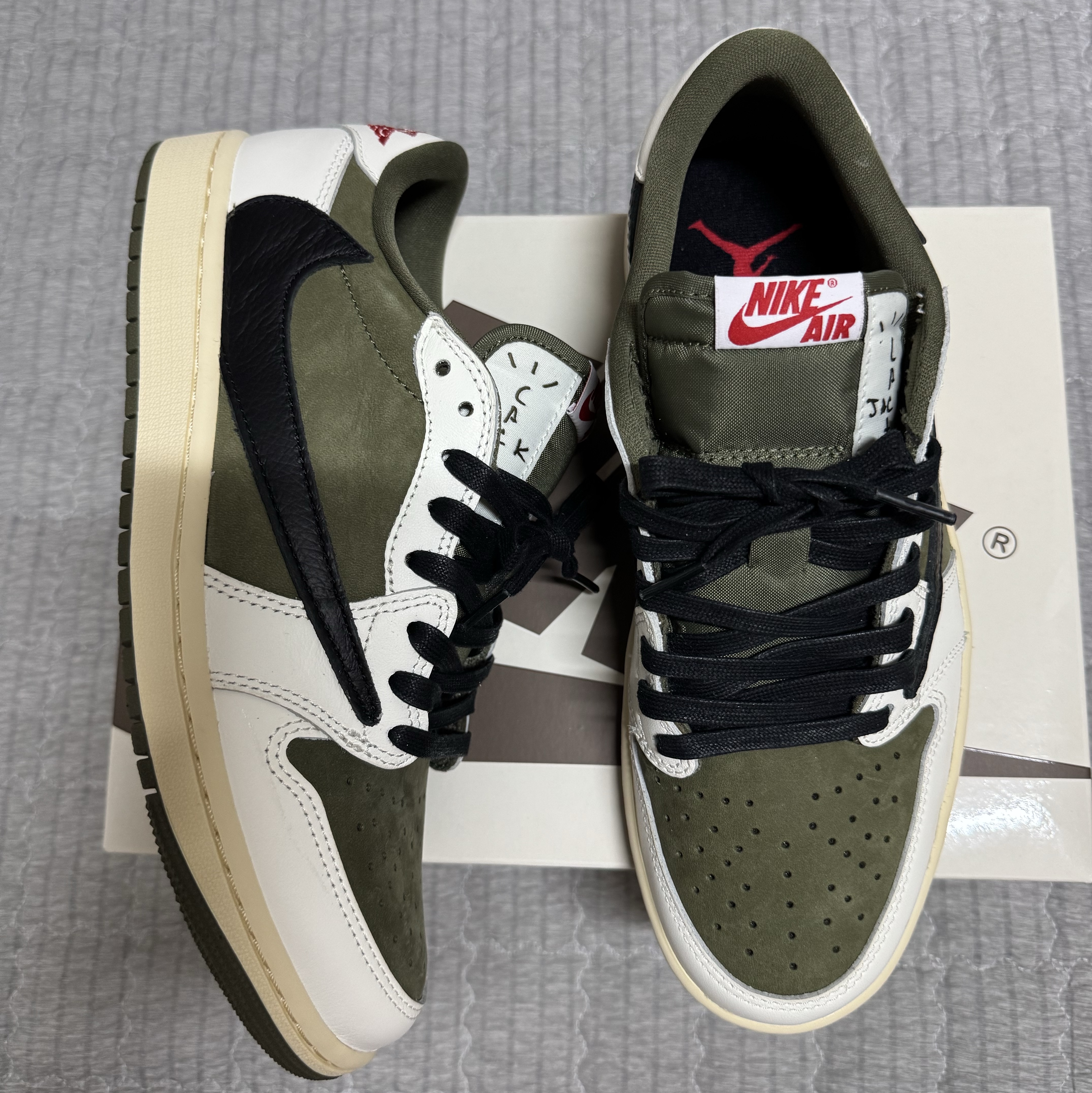 Jordan 1 x Travis Scott Retro Low OG SP Reverse Olive 착용 스타일