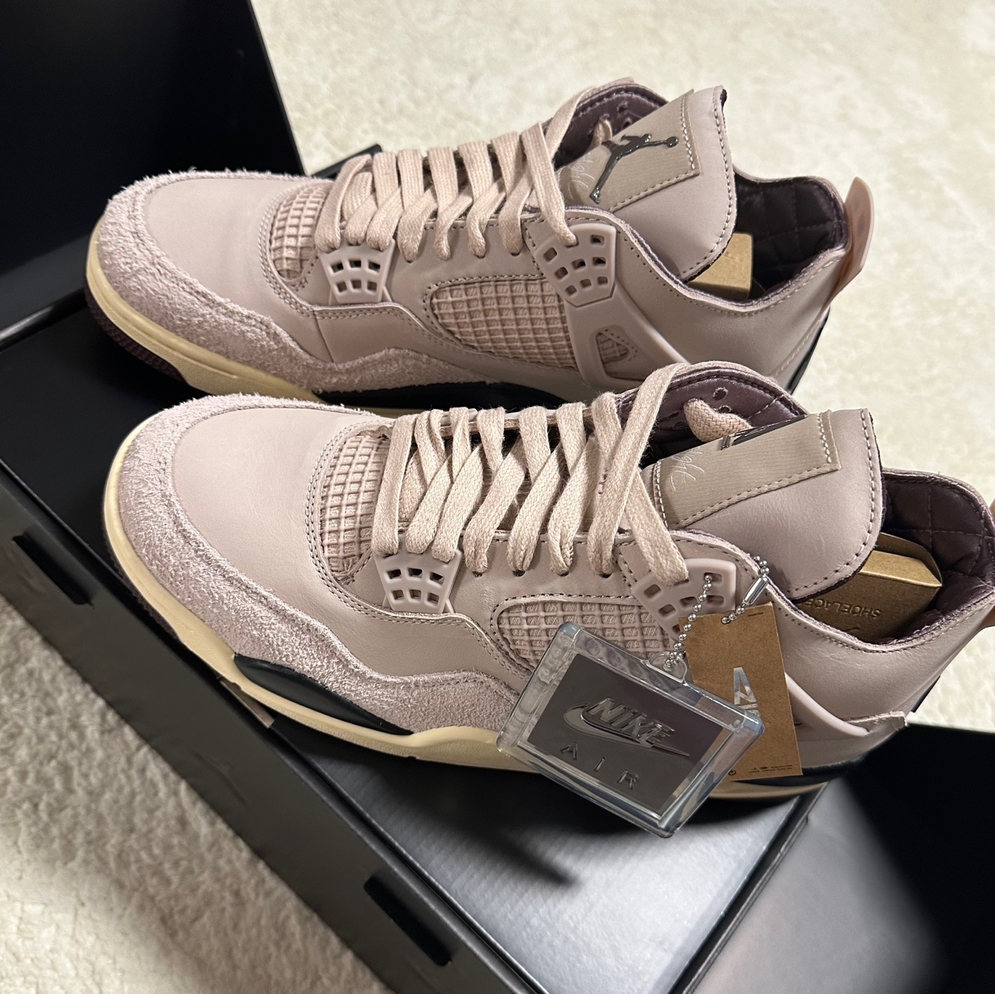 (W) Jordan 4 x A Ma Maniere Retro OG SP W.Y.W.S. 착용 스타일 - 2