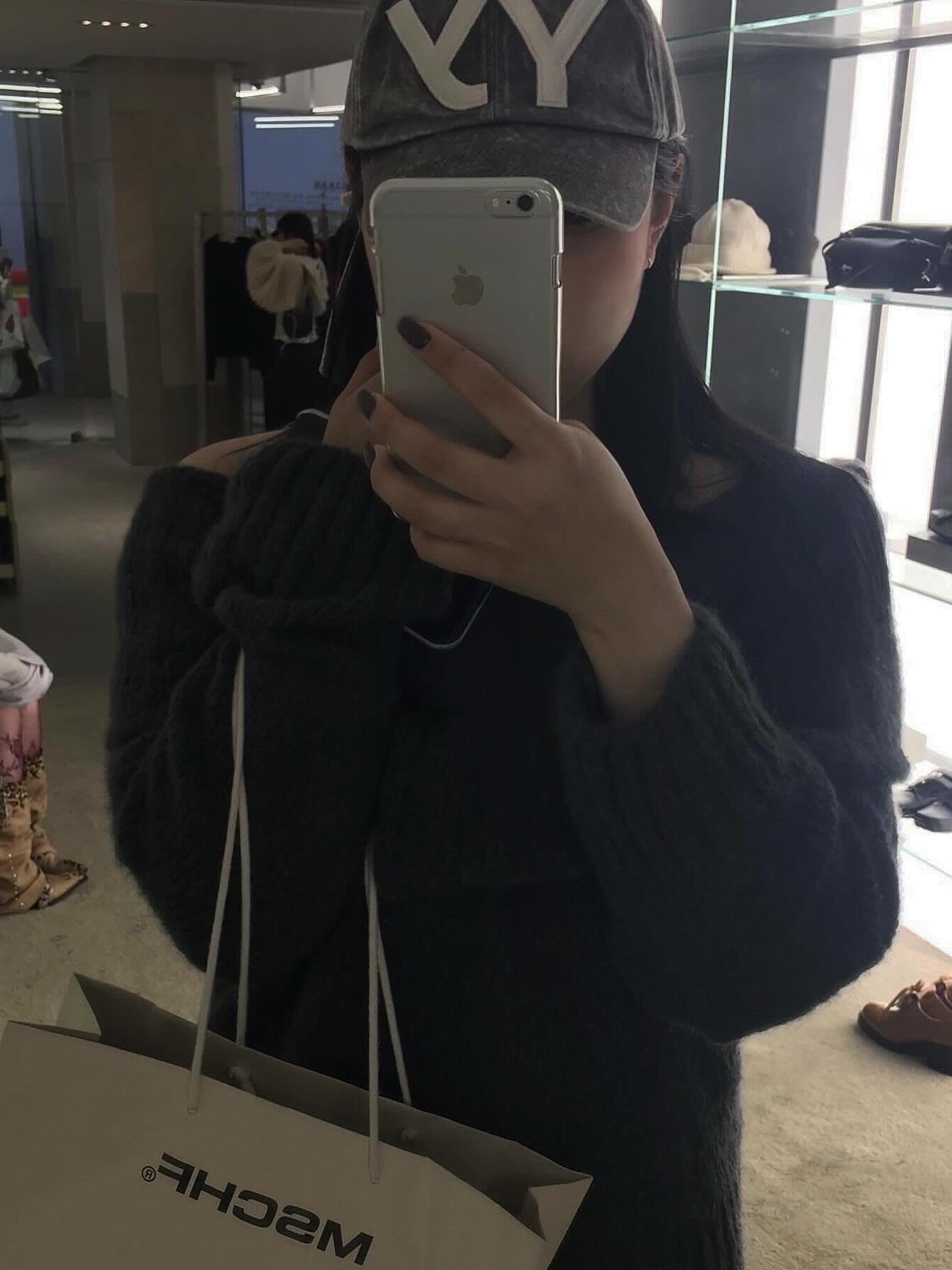 Open Yy Cotton Ball Cap Brown 착용 스타일