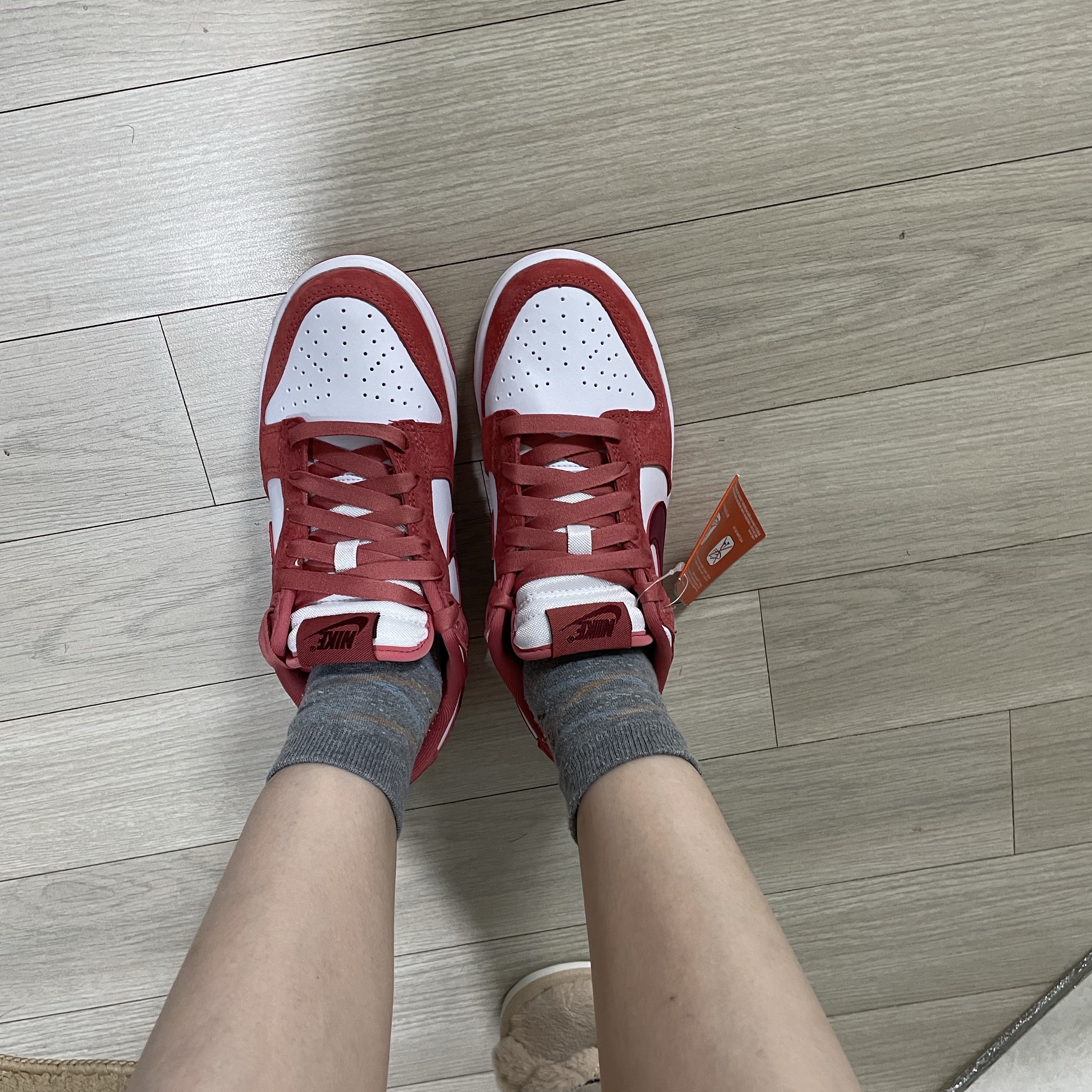(W) Nike Dunk Low Valentine Day White Adobe 착용 스타일 - 2