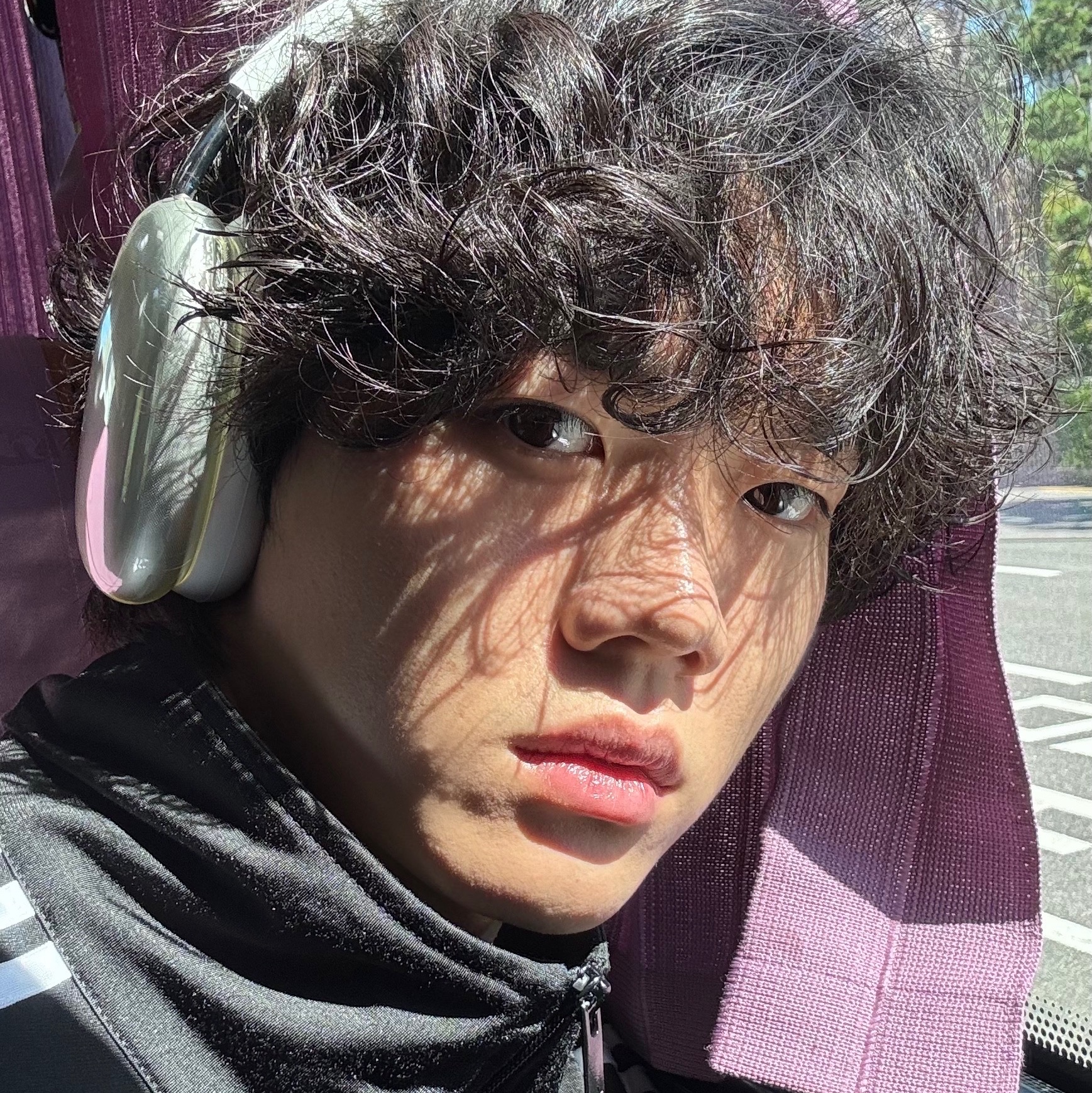 Apple AirPods Max Lightning Silver (Korean Ver.) 착용 스타일 - 2