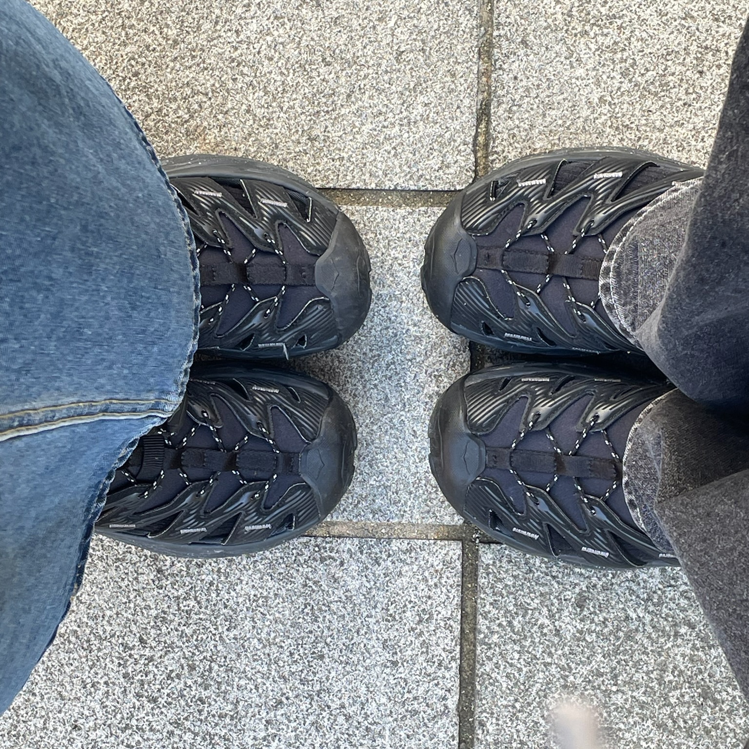Hoka Hopara Black Castle Rock 착용 스타일 - 1