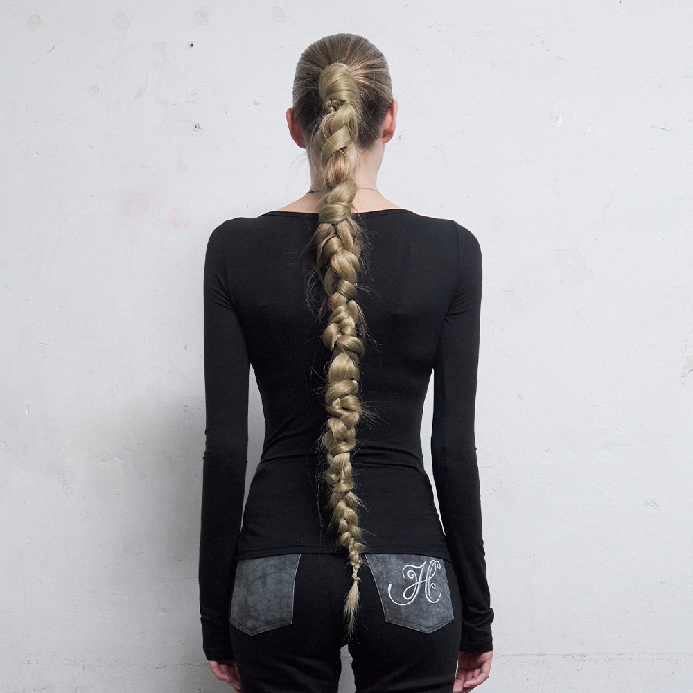 HILLDA Cross Hotfix Long Sleeve シズニルック 힐다 크로스 핫픽스 롱 슬리브 블랙 | HILLDA | KREAM
