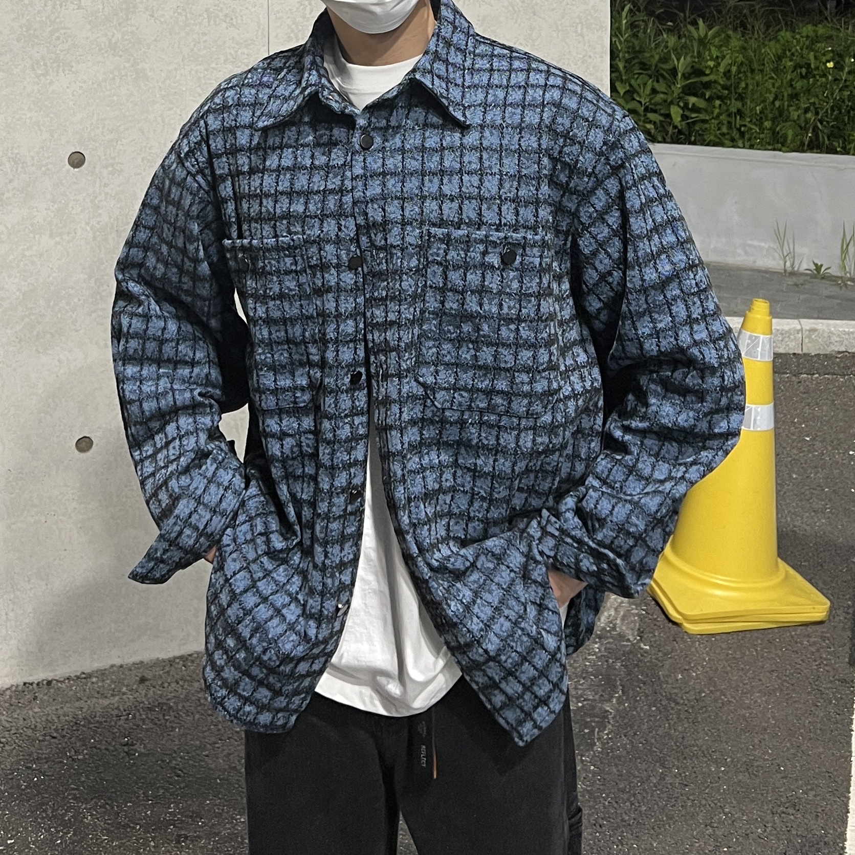 Oakley Factory Team x Brain Dead Flesh White Birch, Oakley Factory Team x Brain Dead Suede Flesh Lily Pad White 착용 스타일 - 1