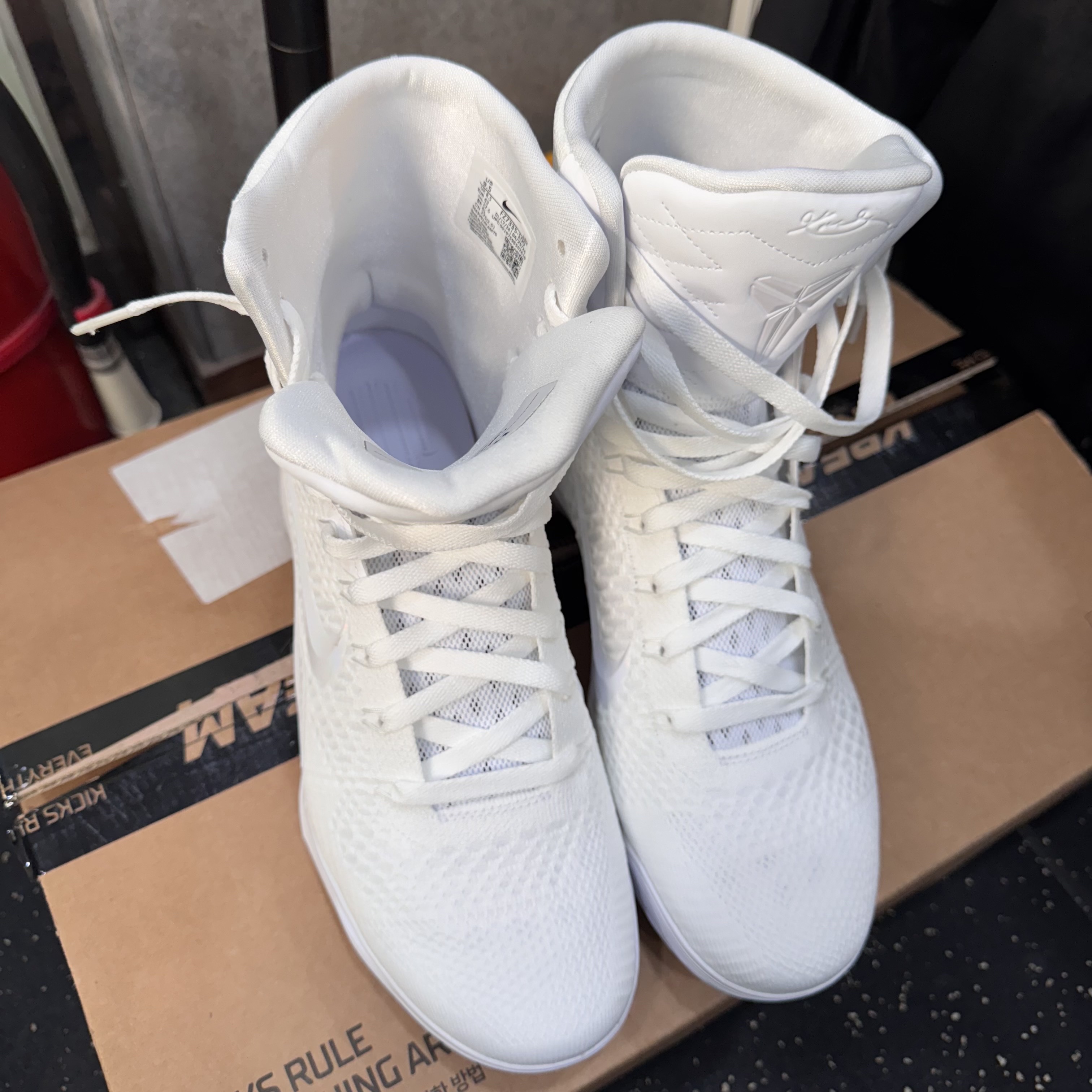 Nike Kobe 9 Elite High Protro Halo 착용 스타일 - 2