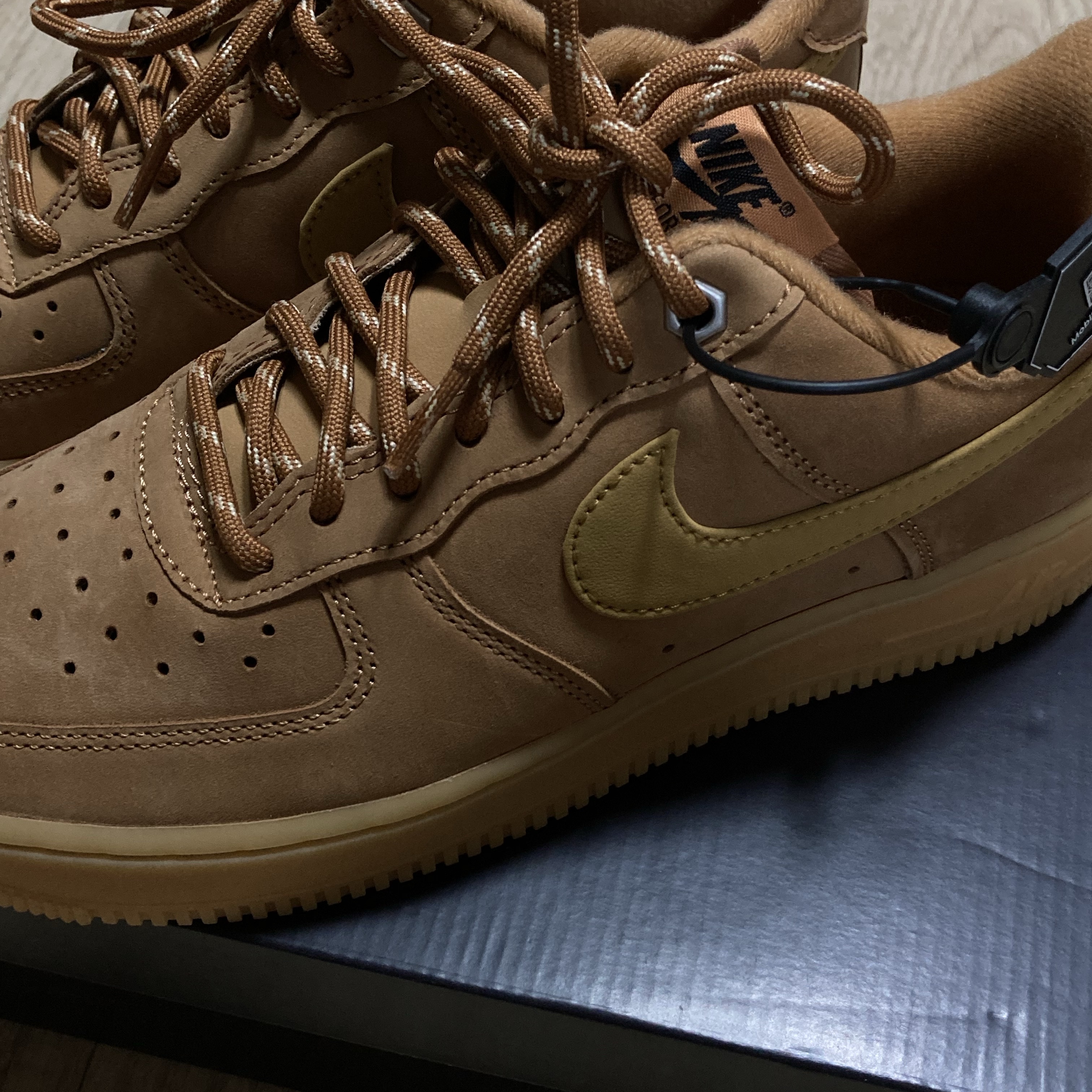 Nike Air Force 1 '07 WB Flax 착용 스타일