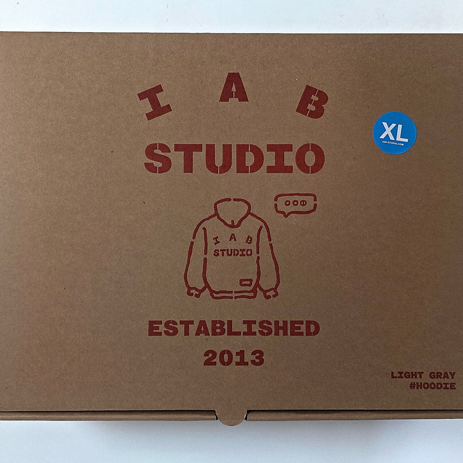 IAB Studio Hoodie Light Gray 착용 스타일
