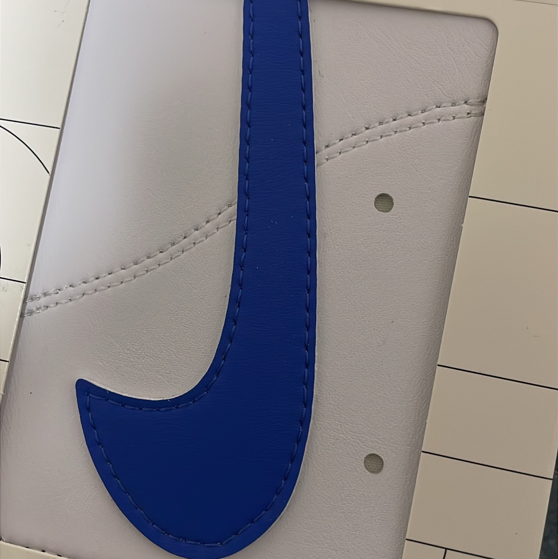 Nike Icon Air Force 1 Card Wallet White 착용 스타일