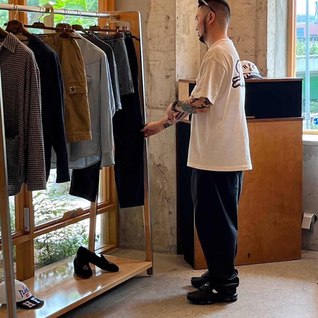 Human Made Pocket T-Shirt White - Shibuya Parco Store Exclusive, (W) Nike Air Max Plus TNPO Black 착용 스타일 - 3