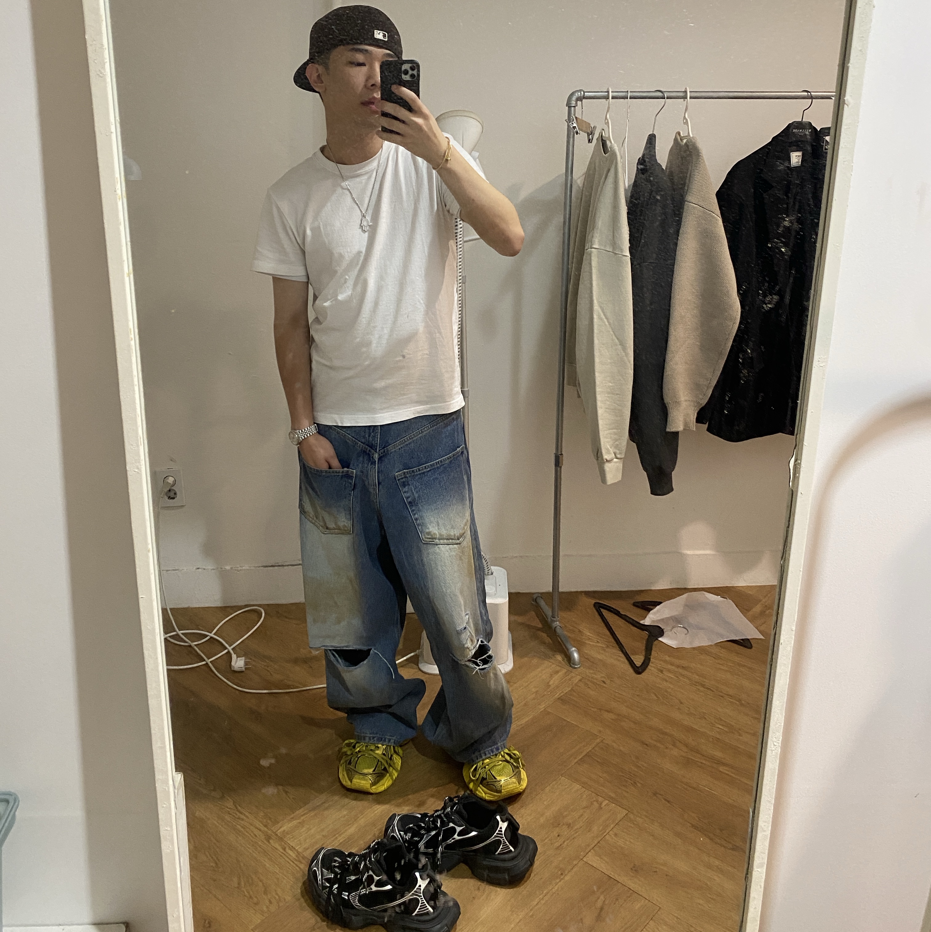 Balenciaga 3XL Sneakers Yellow Black, Balenciaga 3XL Sneakers Black White 착용 스타일 - 1