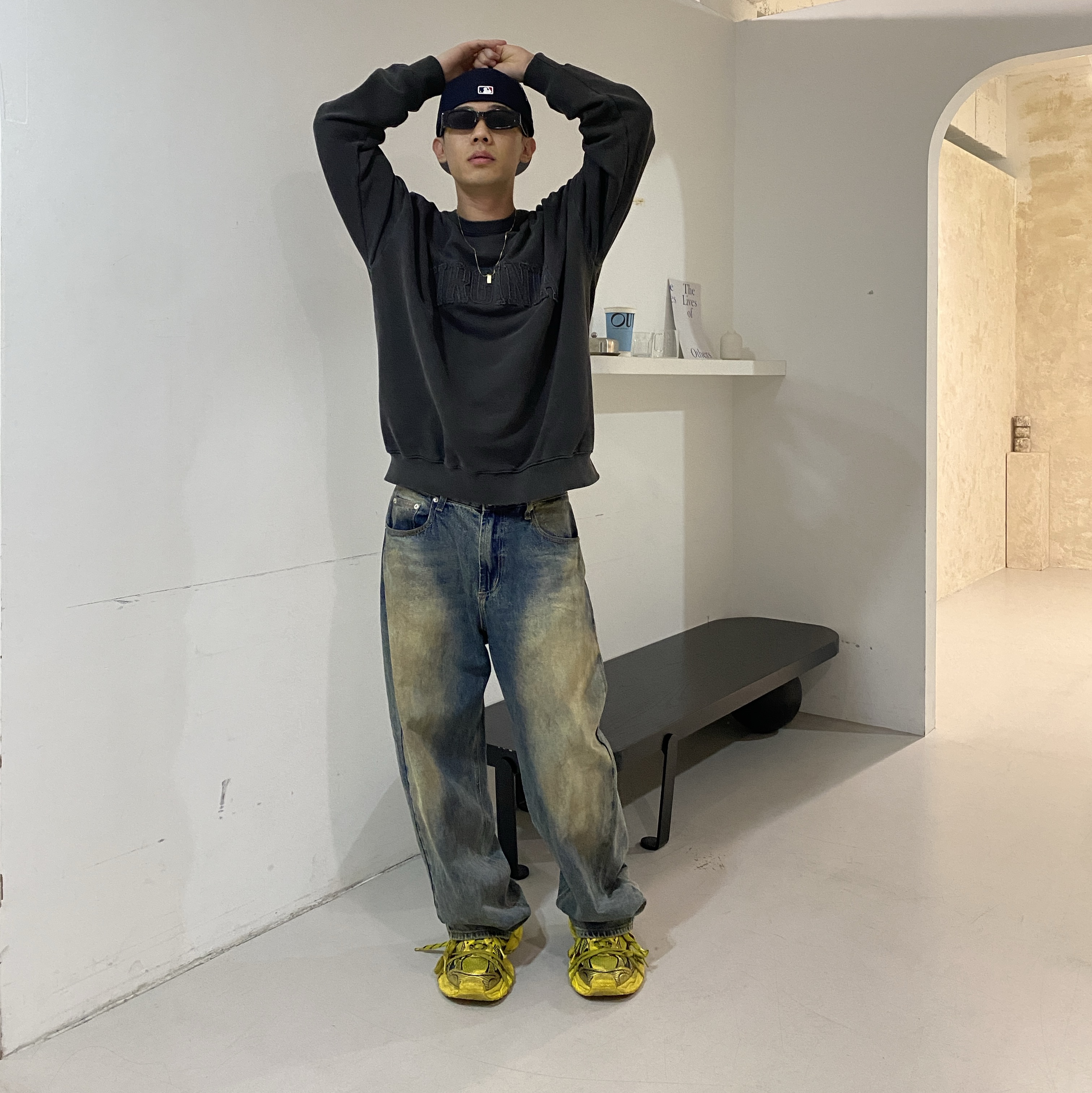 Balenciaga 3XL Sneakers Yellow Black, Balenciaga 3XL Sneakers Black White 착용 스타일 - 1