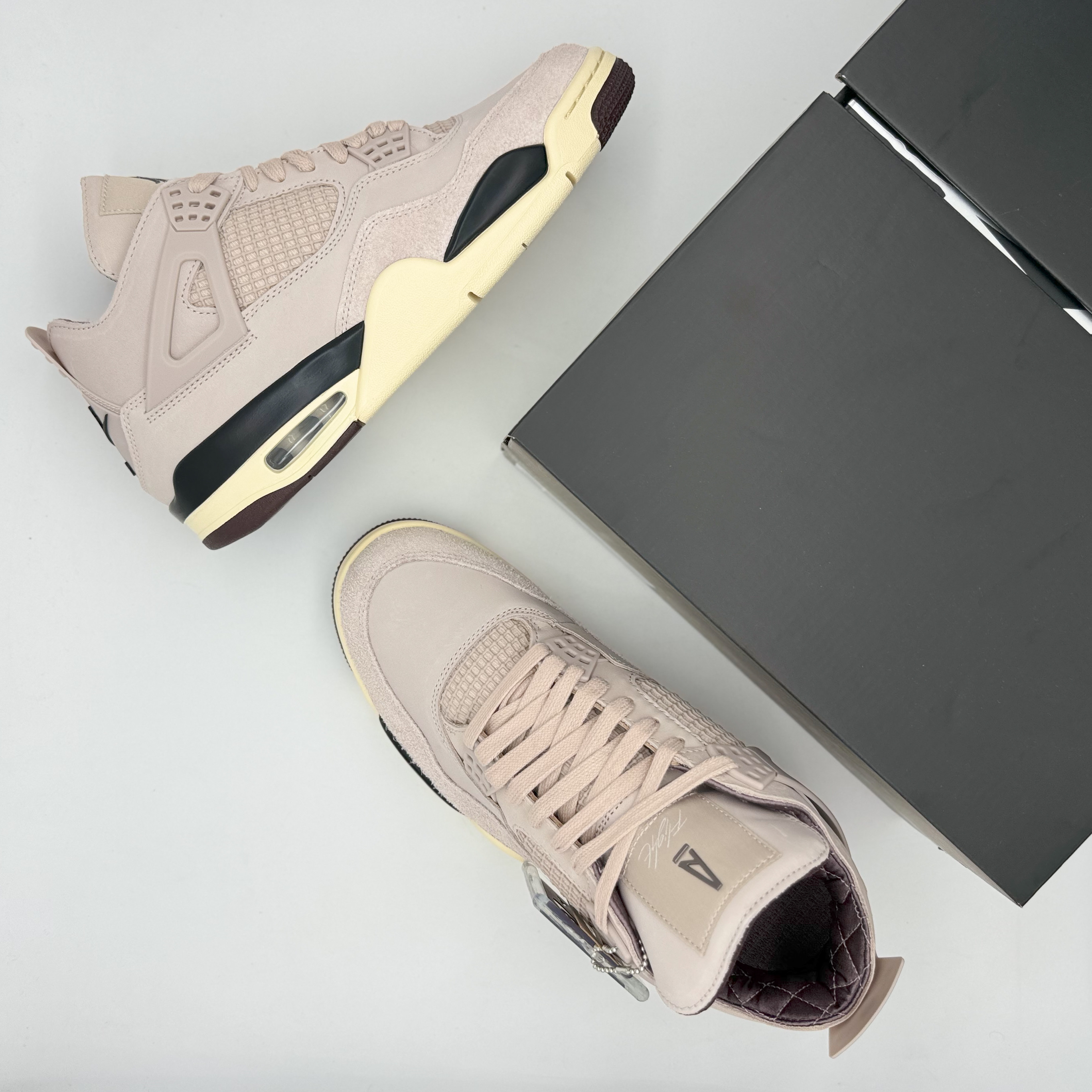 (W) Jordan 4 x A Ma Maniere Retro OG SP W.Y.W.S. 착용 스타일 - 7