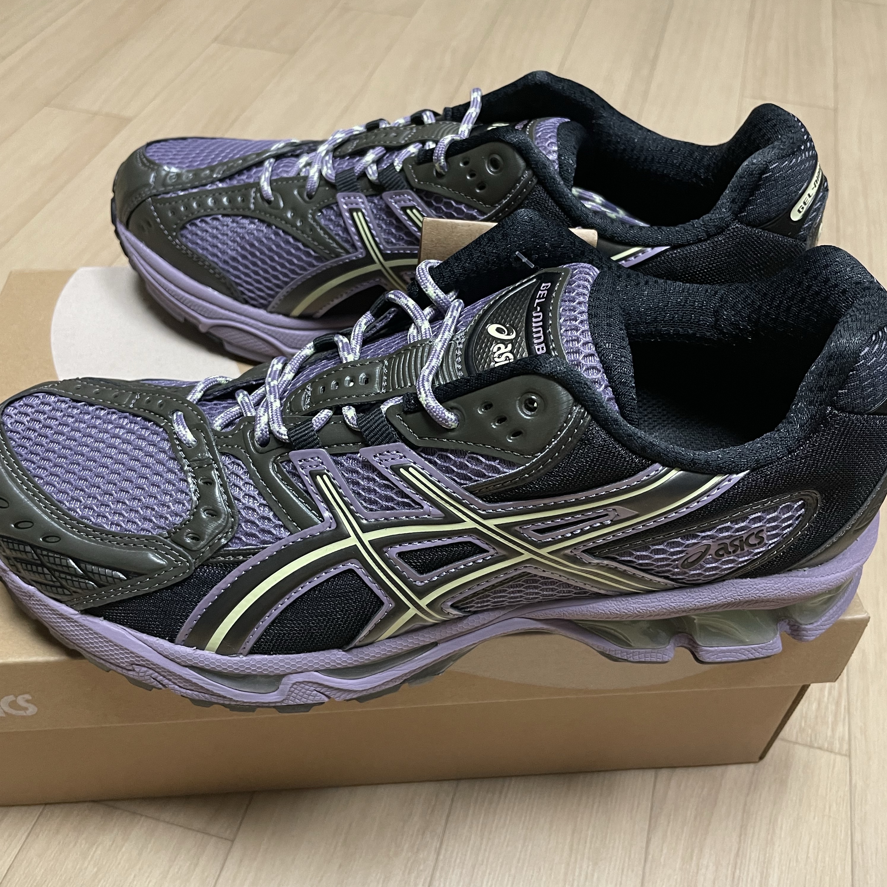 Asics Gel-Nimbus 10.1 Violet Quartz Cool Matcha 착용 스타일