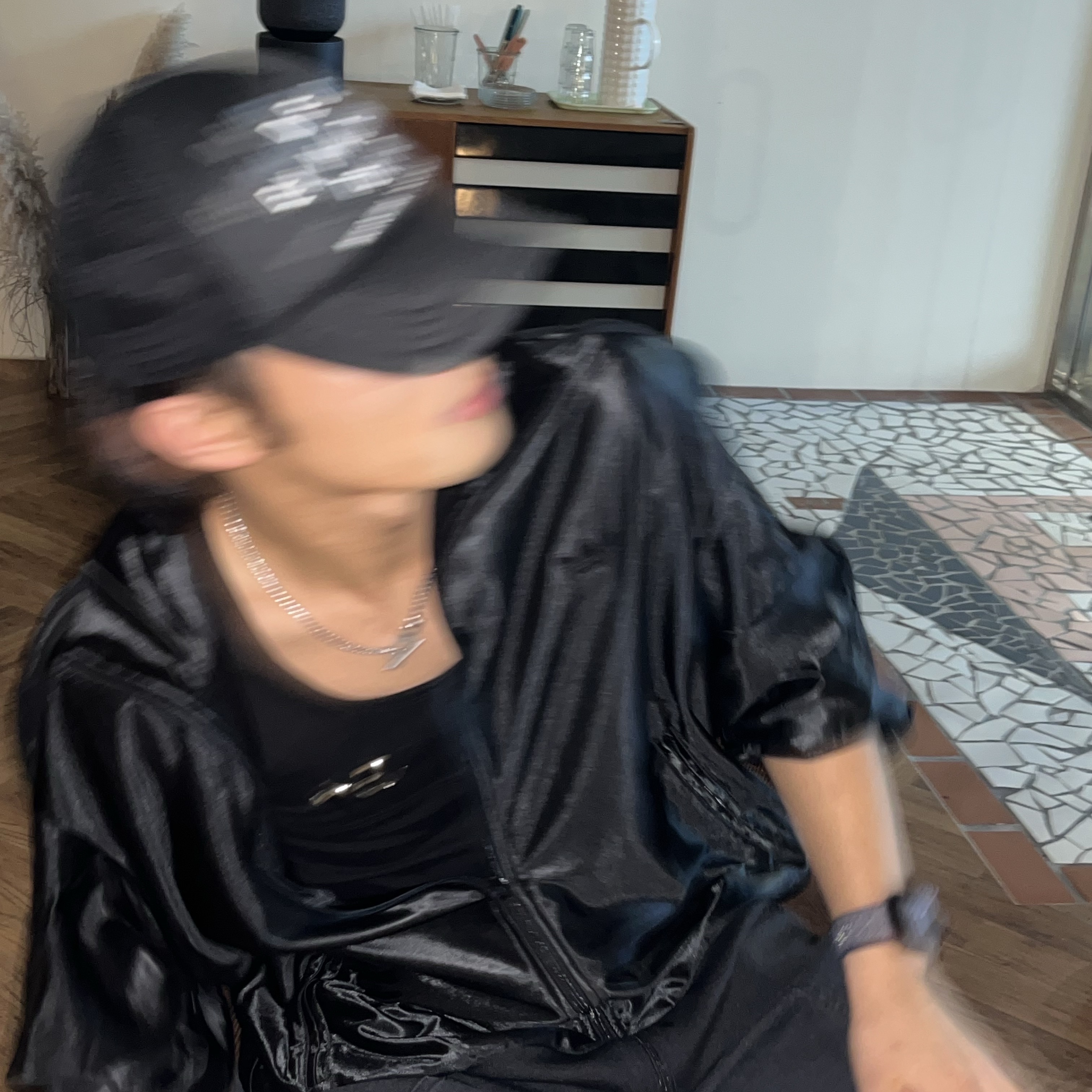 Adidas Q3 Oversized Track Top Black - KR Sizing, Deus Ex Machina Tokyo Harajuku Address Trucker Cap Black 착용 스타일 - 1