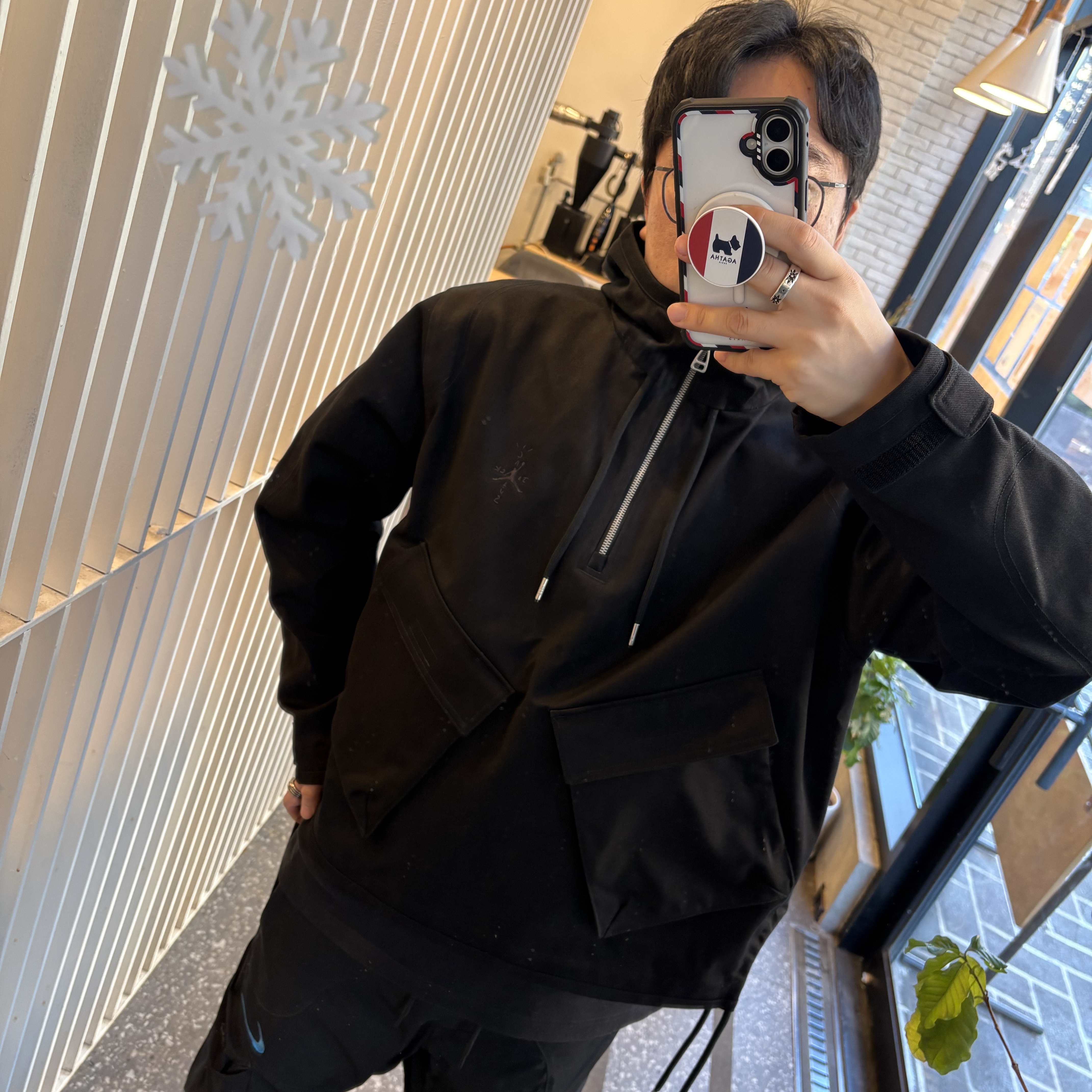 Jordan x Travis Scott Half Zip Jacket Black (DZ5488-010) 착용 스타일 - 3