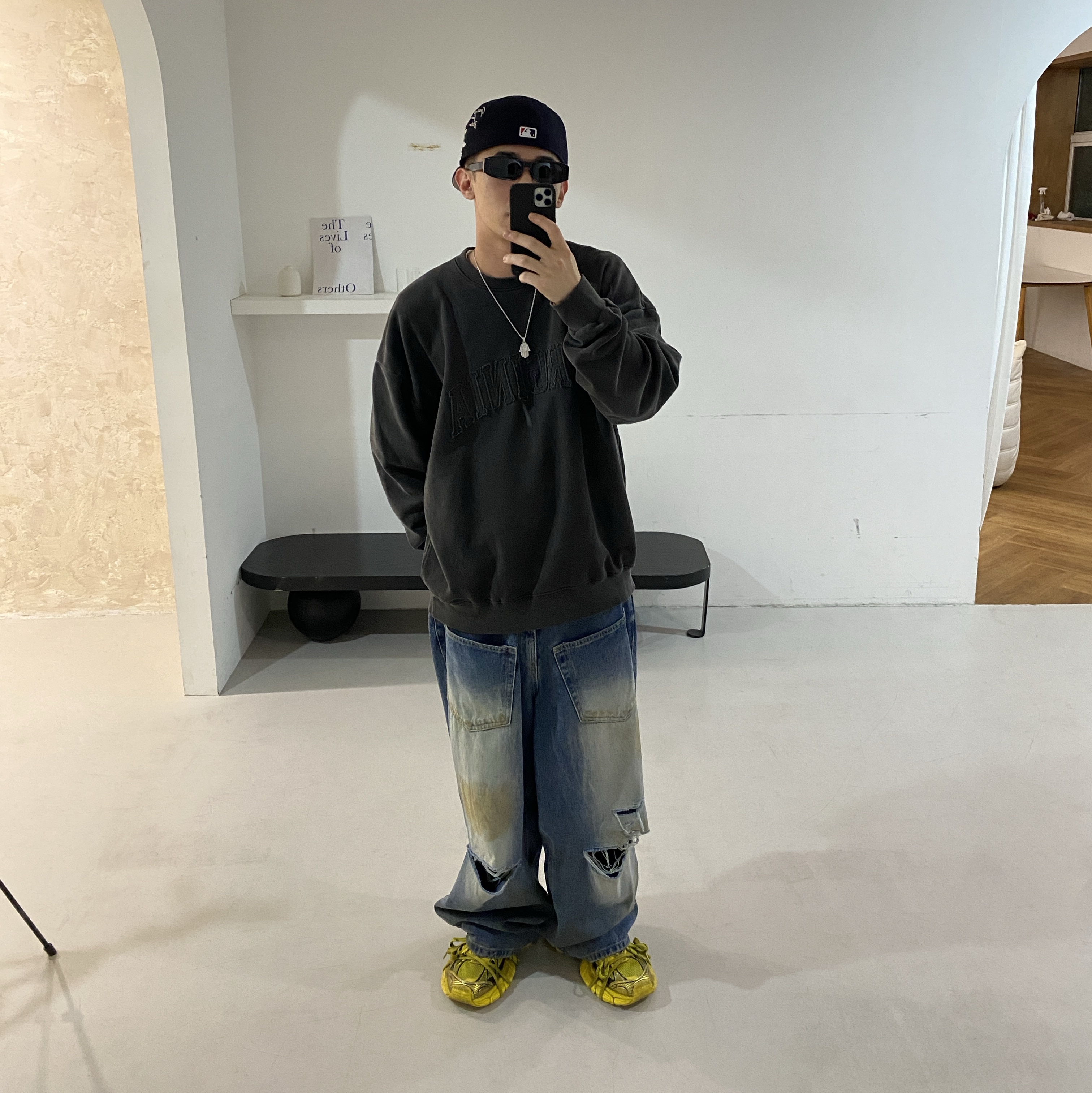 Balenciaga 3XL Sneakers Yellow Black, Balenciaga 3XL Sneakers Black White 착용 스타일 - 3