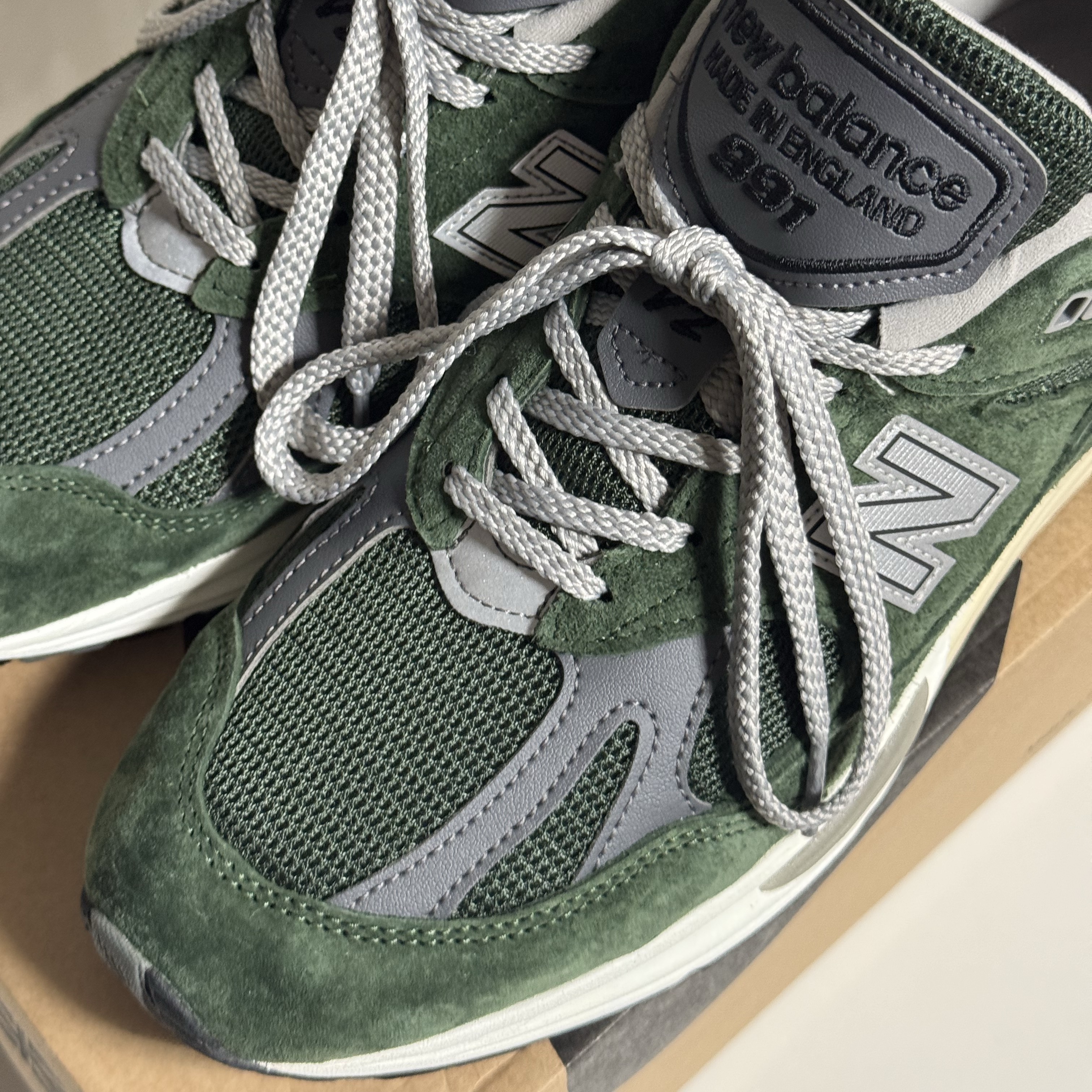 New Balance 991v2 Made in UK Kombu Green 착용 스타일