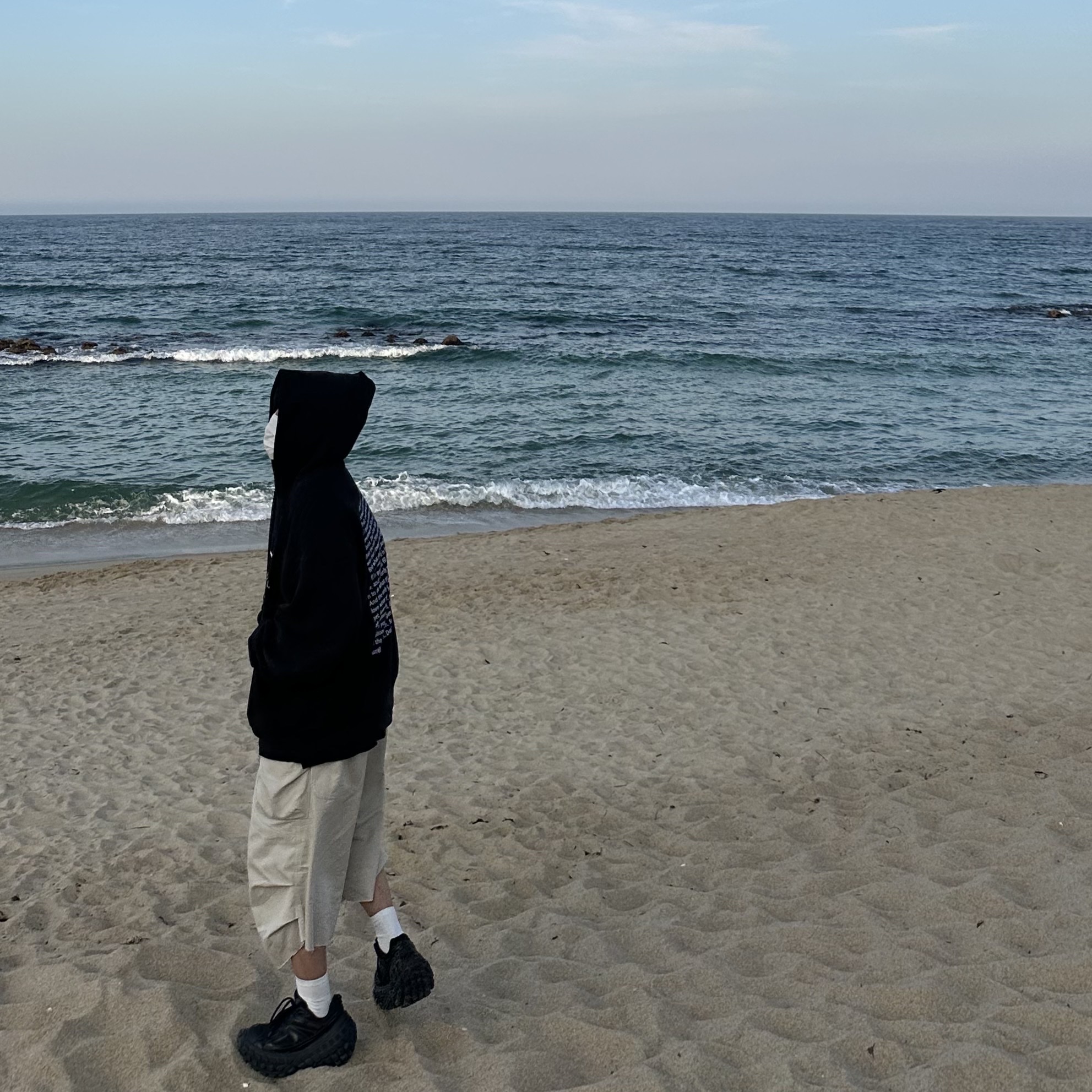 Homme Plisse Issey Miyake MC August Hoodie Black, Nike x Comme des Garcons Homme Plus Air Force Mid White 착용 스타일 - 2