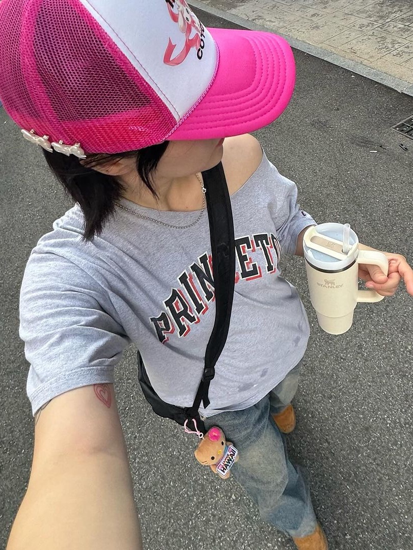 Cotchs X Frilca  Frico Trucker Cap Black, Cotchs X Frilca  Frico Trucker Cap Pink 착용 스타일