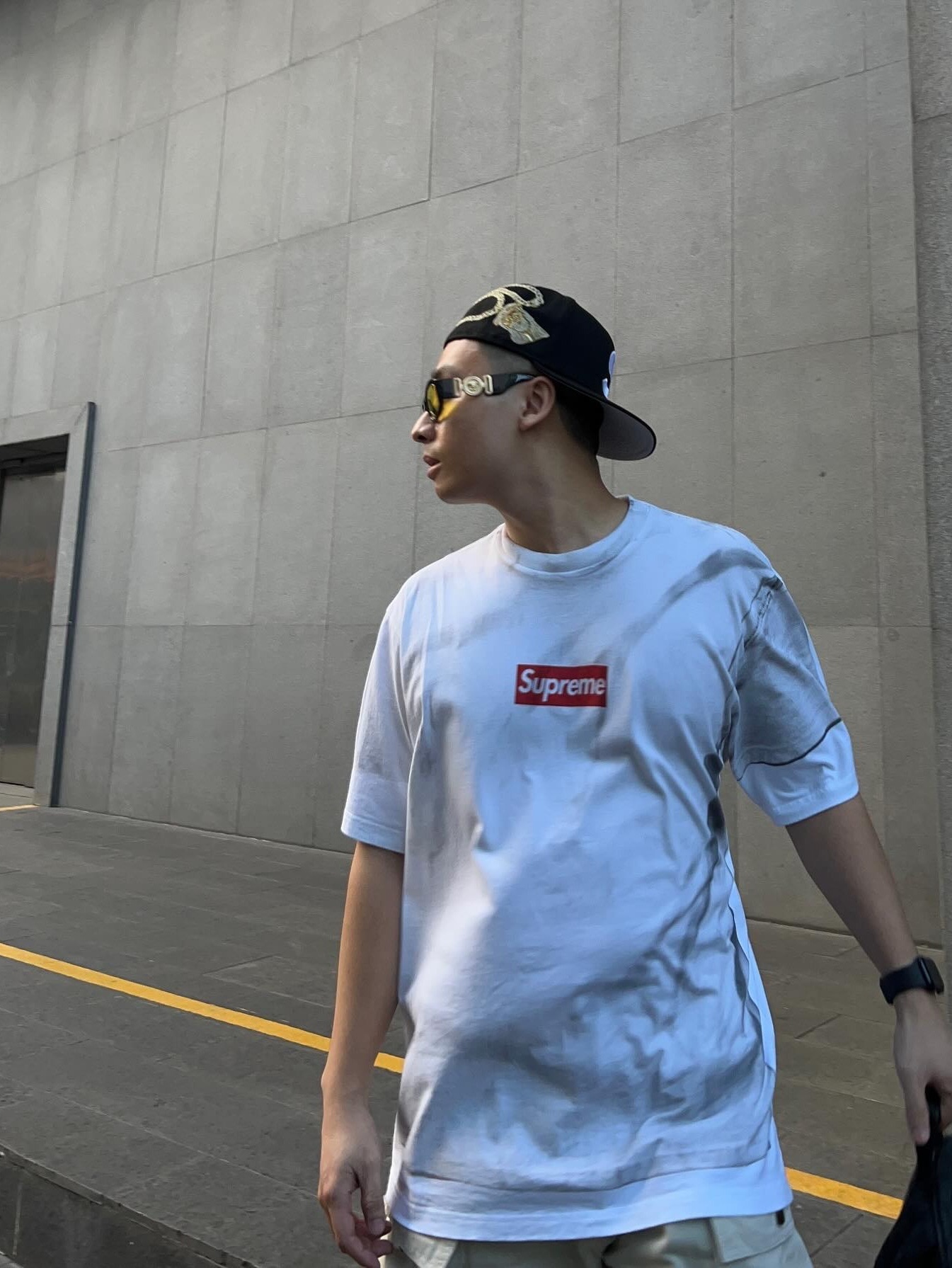Saint Mxxxxxx x Cactus Plant Flea Market Love of SNT S/S T-Shirt Green, Supreme x MM6 Maison Margiela Box Logo T-Shirt White - 24SS 착용 스타일 - 3