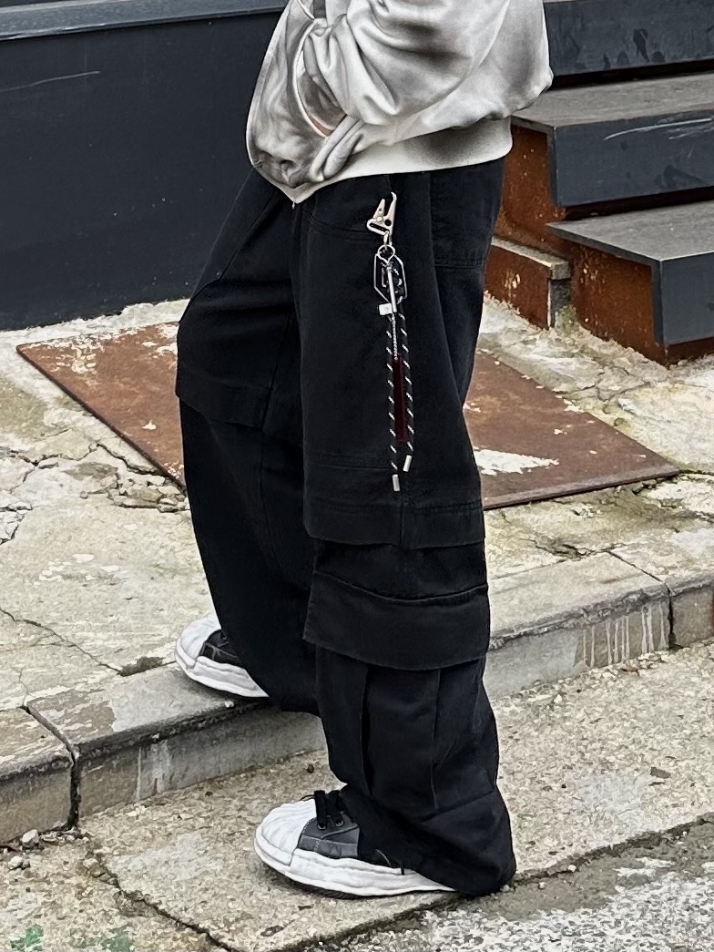 Maison Mihara Yasuhiro Blakey OG Sole Canvas Low-top Sneakers Black White, Maison Mihara Yasuhiro Blakey OG Sole Leather Low-top Sneakers Black 착용 스타일 - 4
