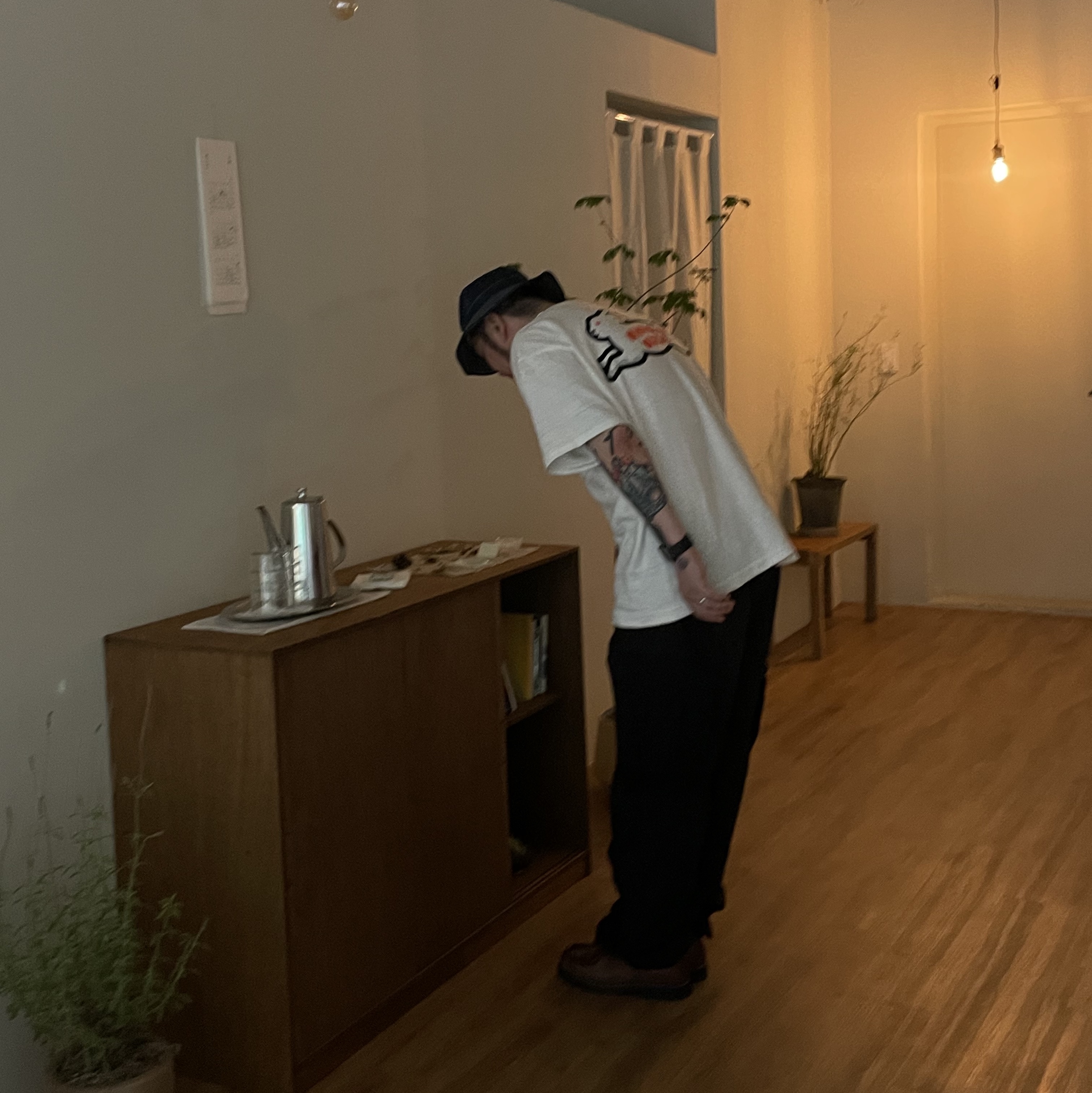 Human Made Pocket T-Shirt White - Shibuya Parco Store Exclusive, (W) Nike Air Max Plus TNPO Black 착용 스타일 - 1