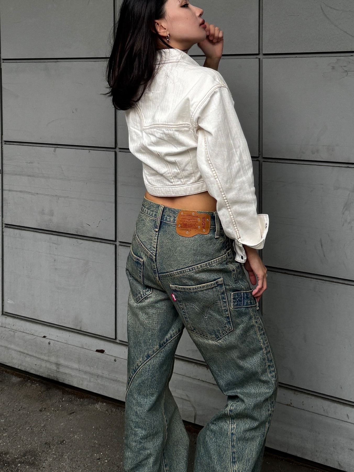 [KREAM 단독] ADSB Andersson Bell x Levi's Women Cinched Blouse Ecru - 24FW 착용 스타일