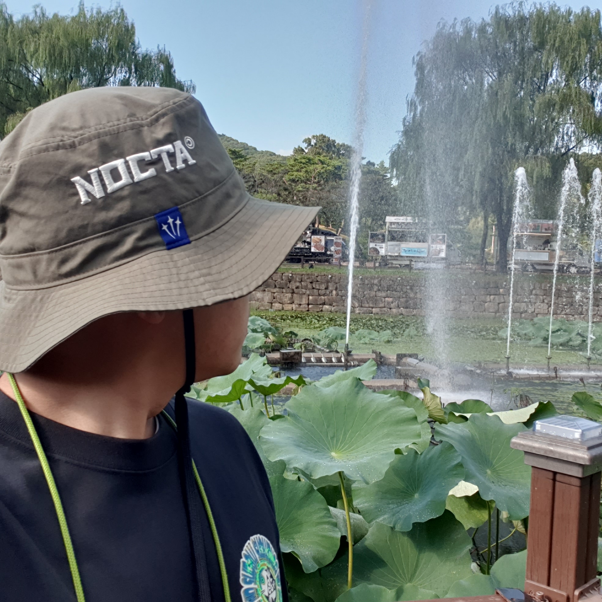 Nike x Drake Nocta Souvenir Cactus Bucket Hat Olive, Nike ACG Long Sleeve Circle T-Shirt - Asia 착용 스타일 - 1