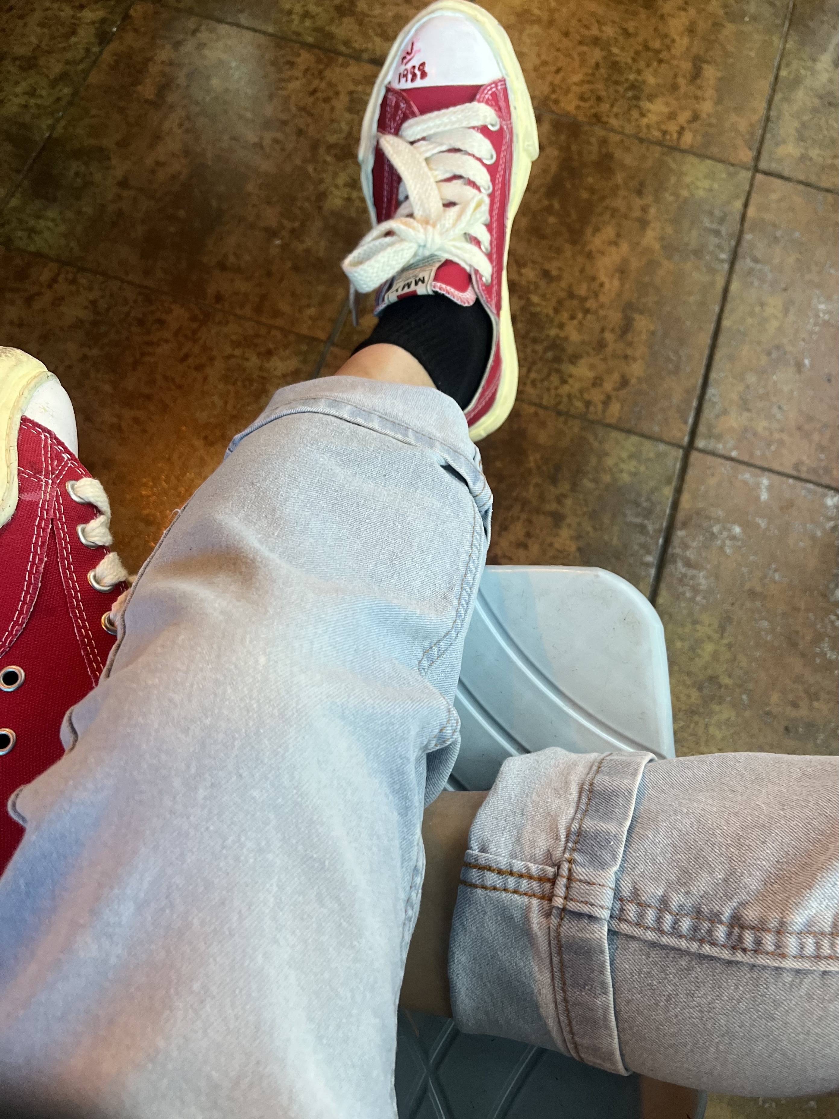 Maison Mihara Yasuhiro Peterson VL OG Sole Canvas Low-top Sneakers Red 착용 스타일 - 3