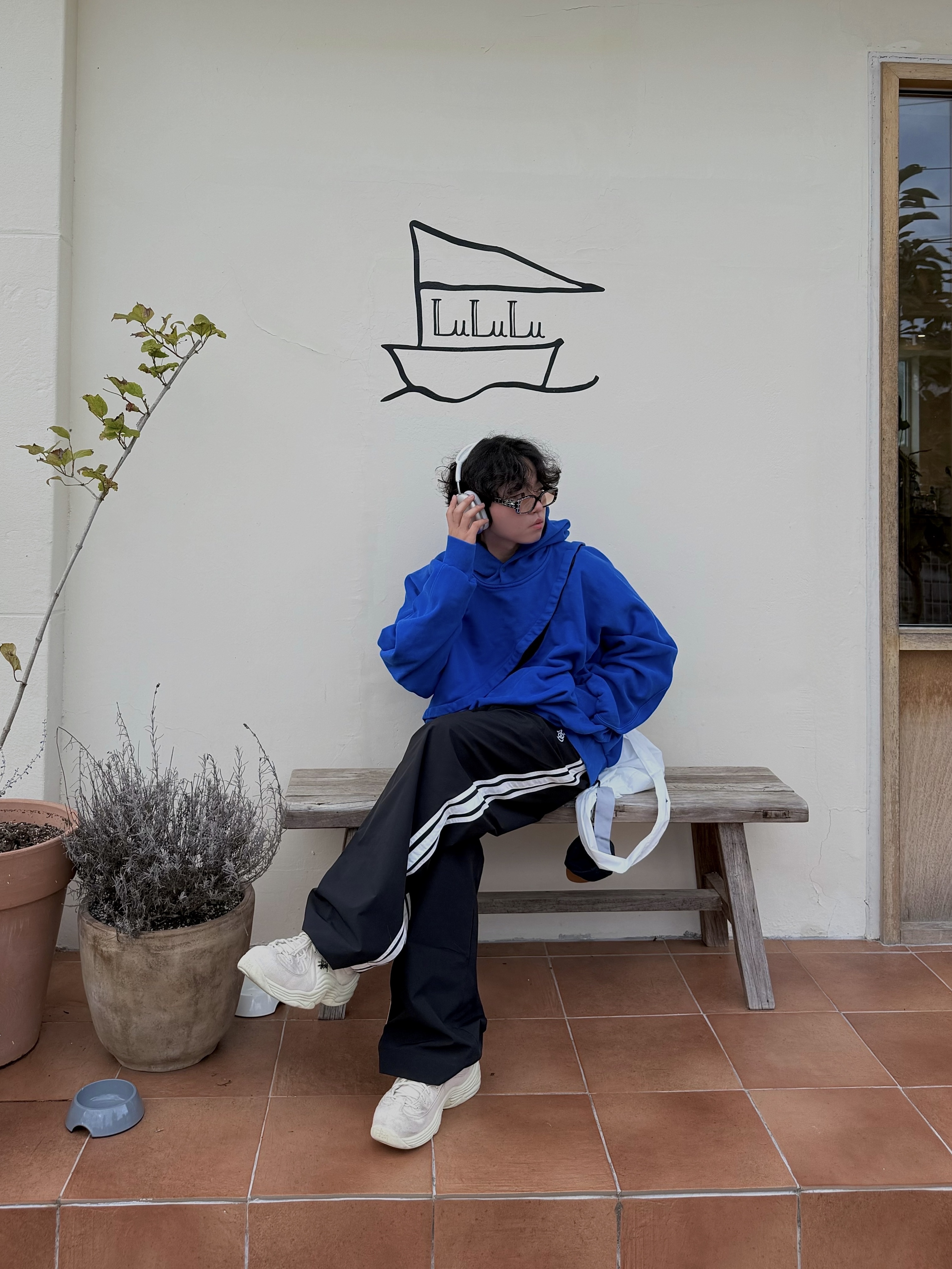 Nonnod x Shinsegae BAYC #8446 2-Piece Cropped Hoodie Washed Blue, Apple AirPods Max Lightning Silver (Korean Ver.) 착용 스타일 - 3