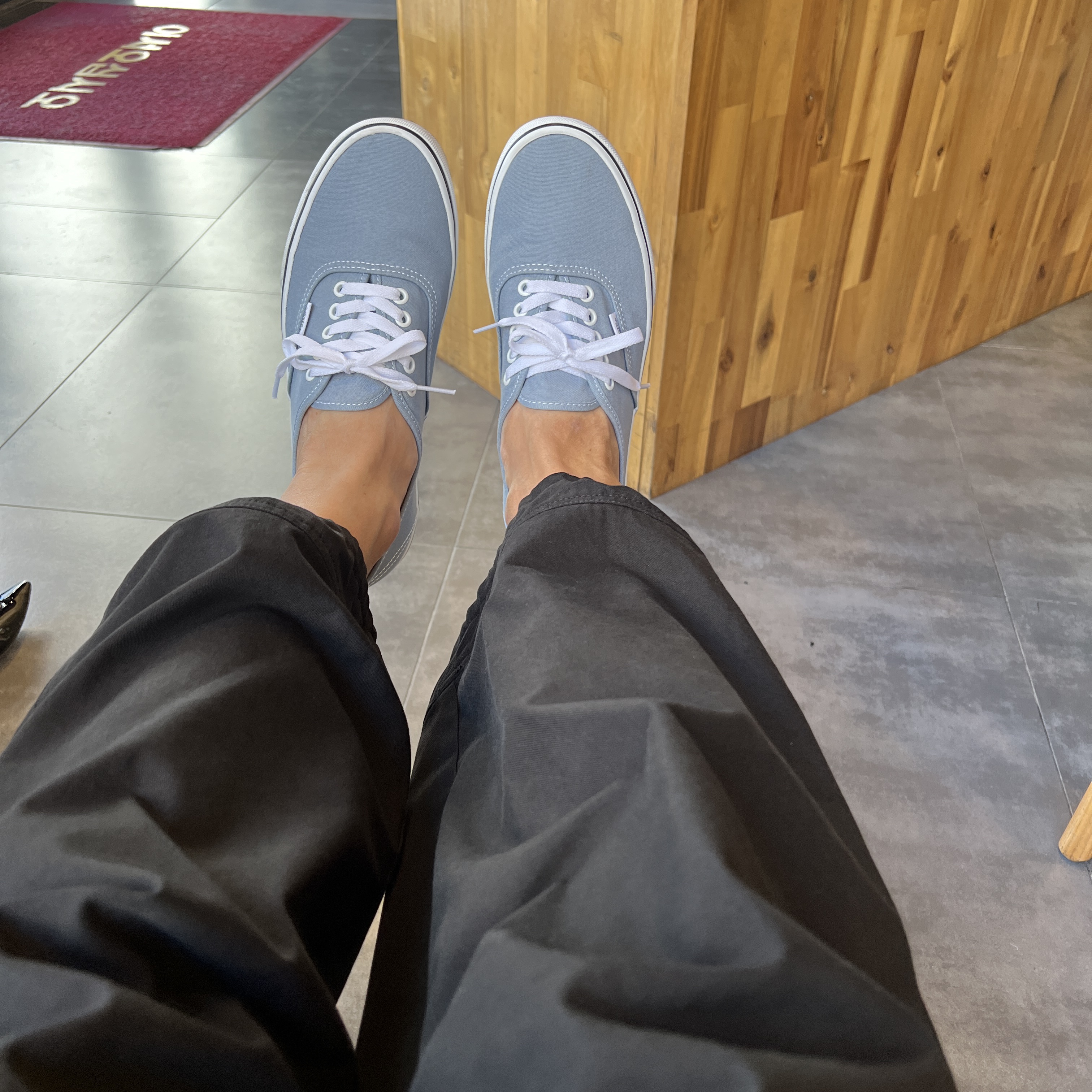 Vans Authentic Color Theory Dusty Blue 착용 스타일 - 1