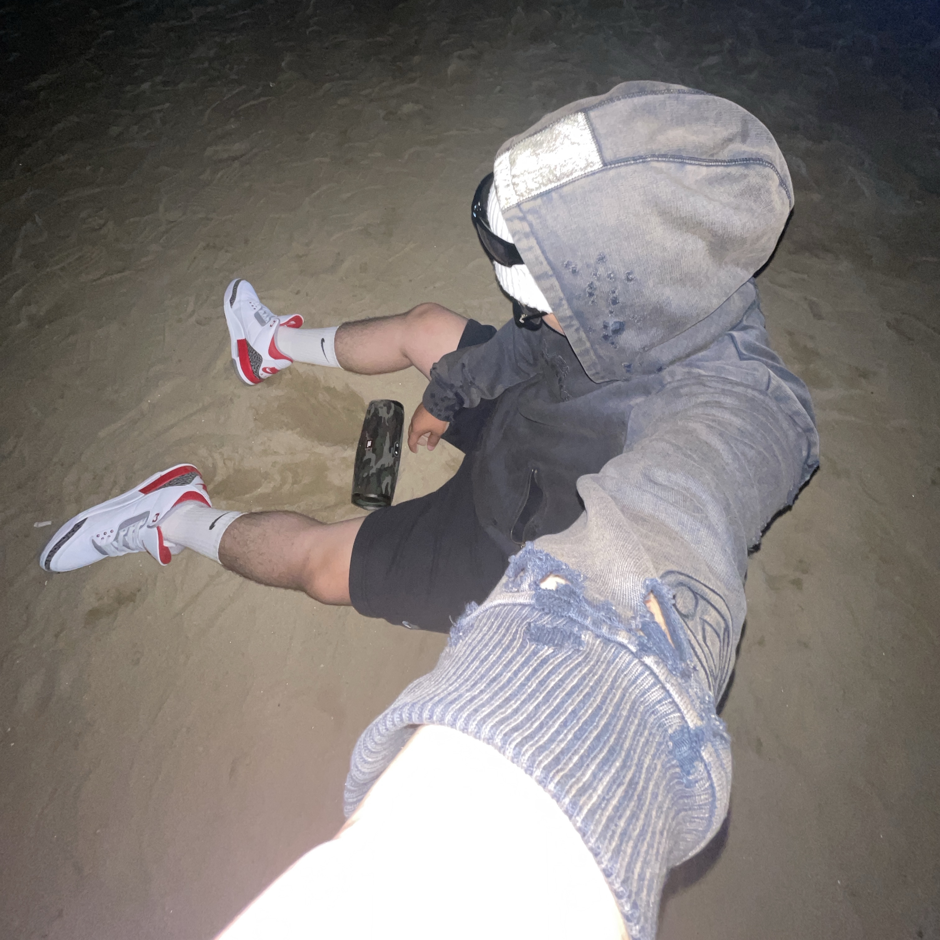 Jordan 3 Retro Cardinal Red, Nike Everyday Lightweight Training Crew Socks White (3 Pack/Korean Ver.) 착용 스타일 - 1