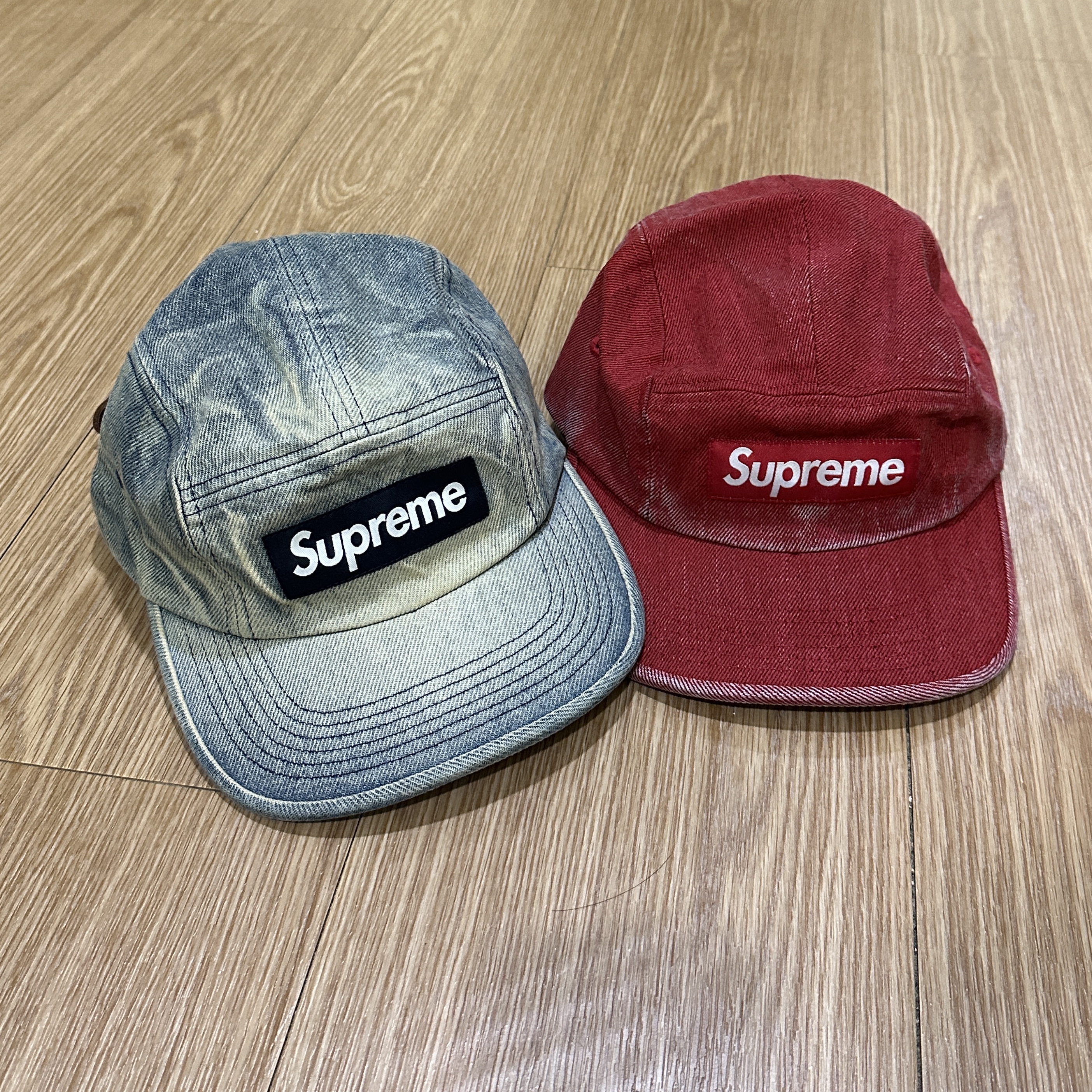 Supreme Coated Denim Camp Cap Red - 24SS, Supreme Washed Chino Twill Camp Cap Dirty Indigo - 24SS 착용 스타일