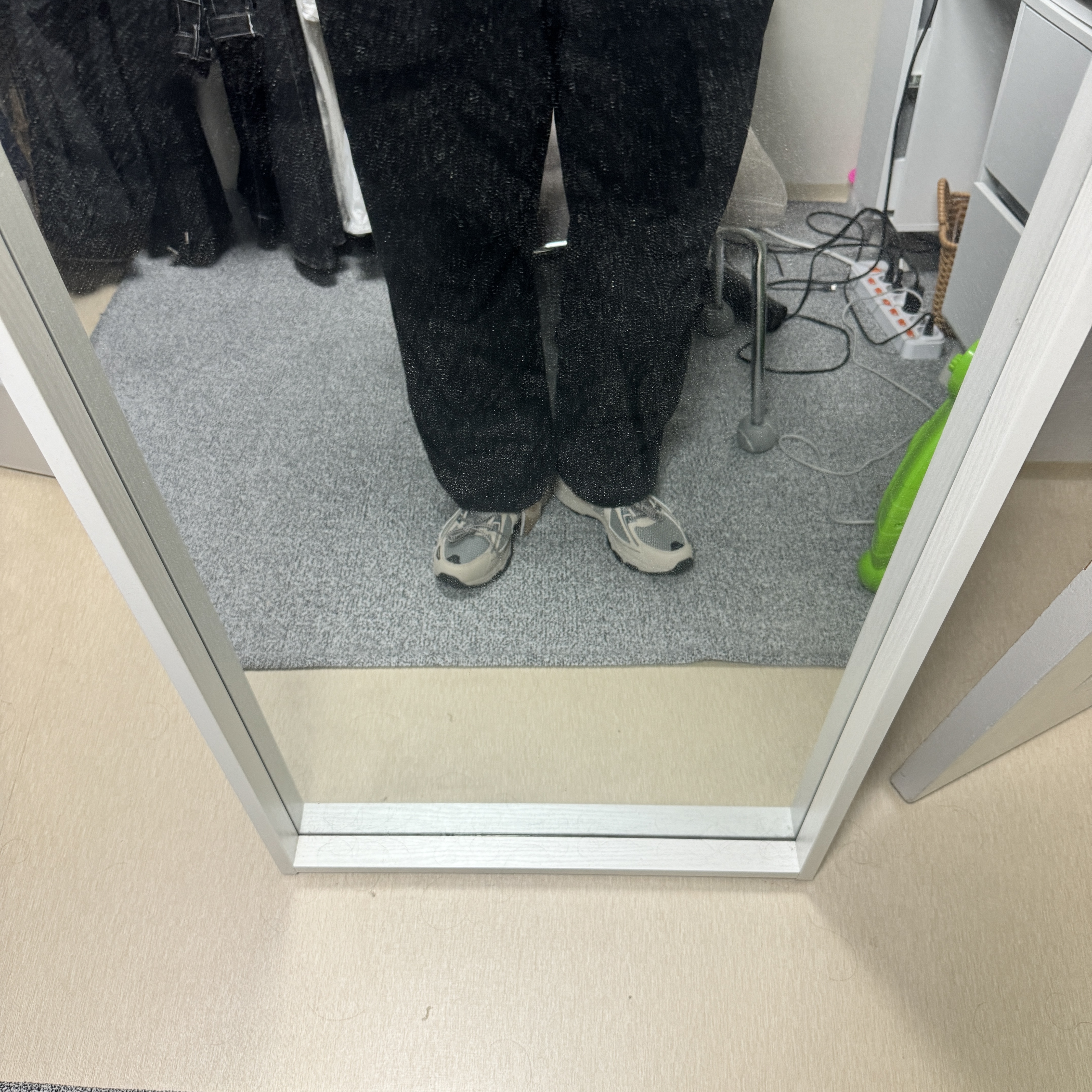 Asics Gel-Venture 6 Feather Grey Black 착용 스타일