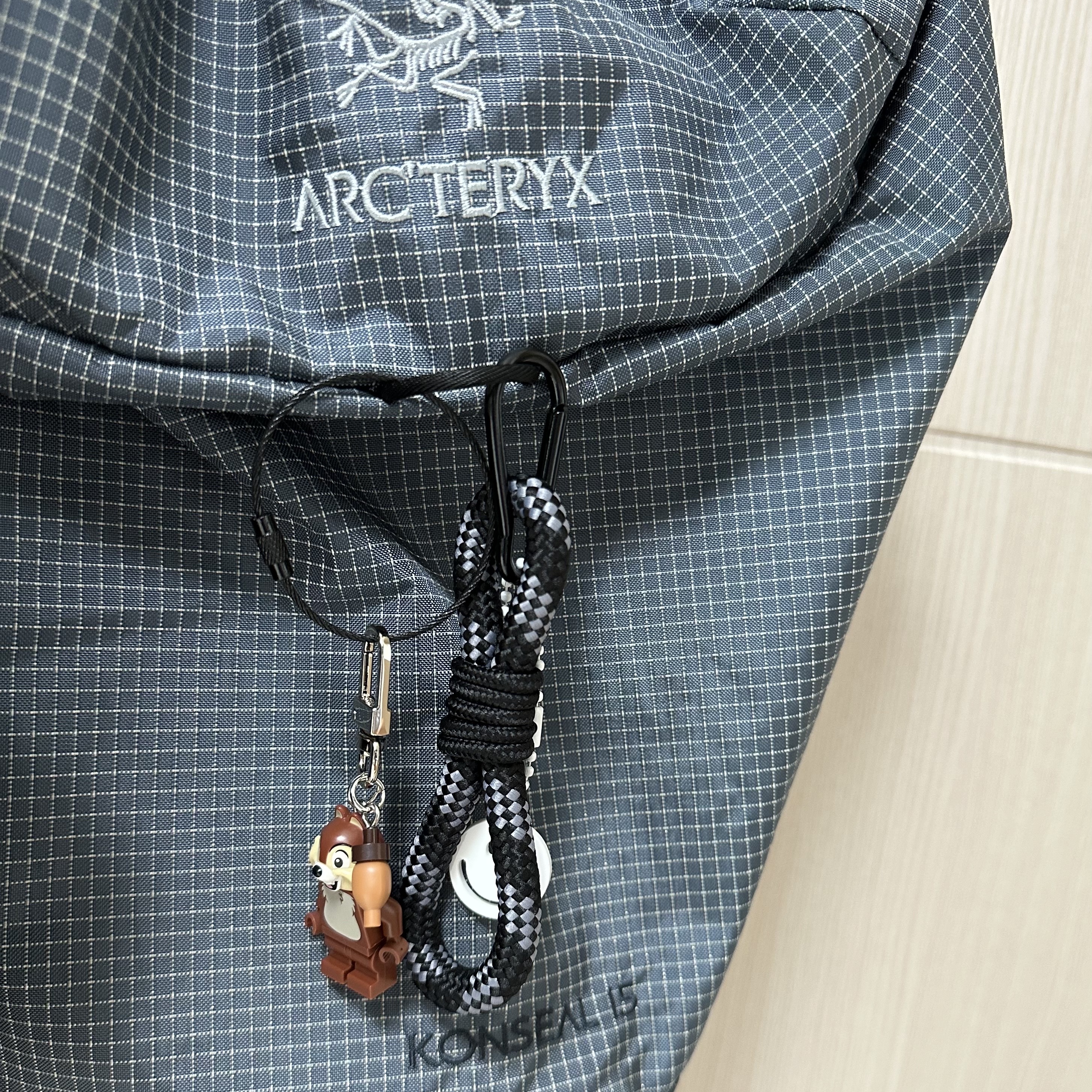 Arc'teryx Konseal 15 Backpack Black 착용 스타일