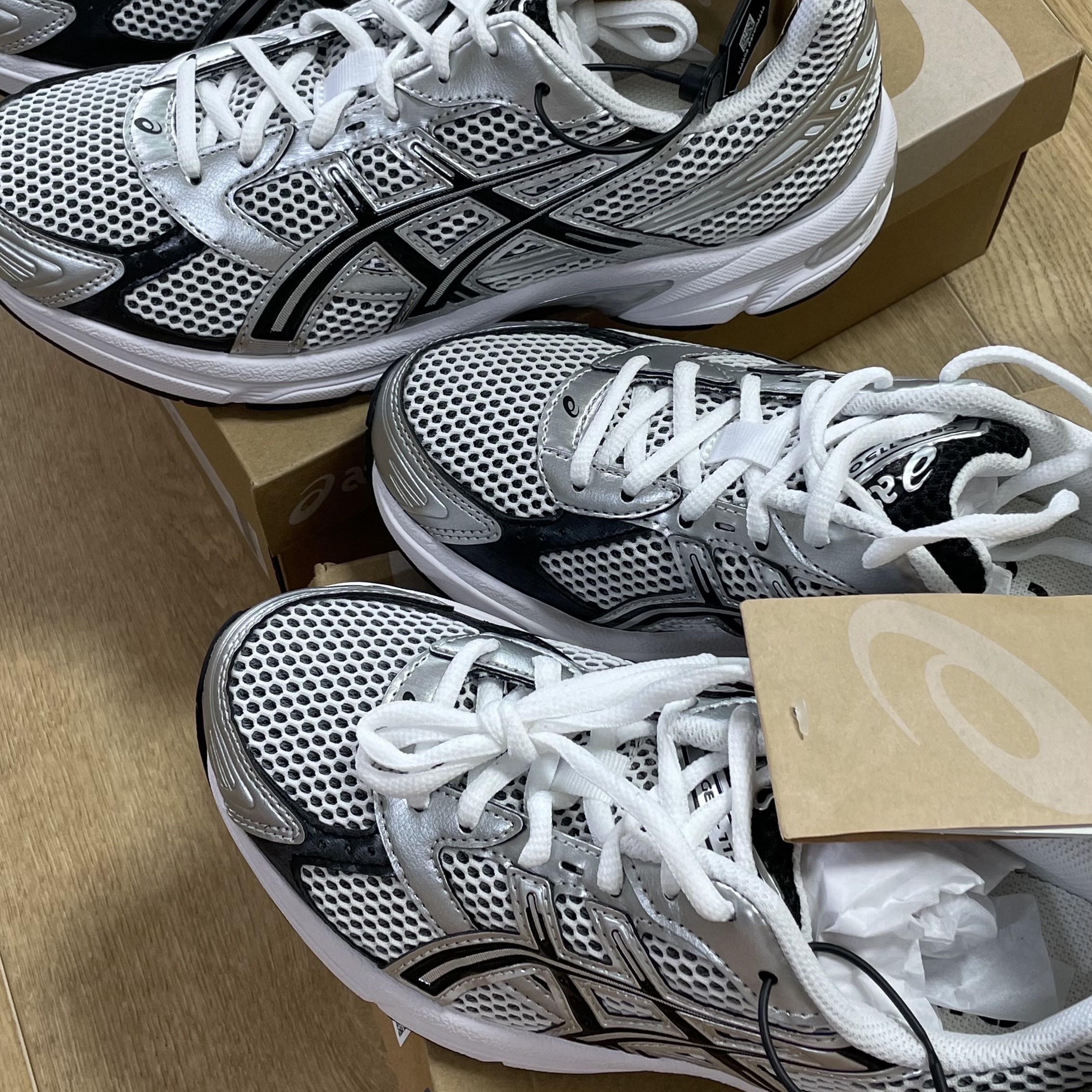 Asics Gel-1130 White Black 착용 스타일 - 2