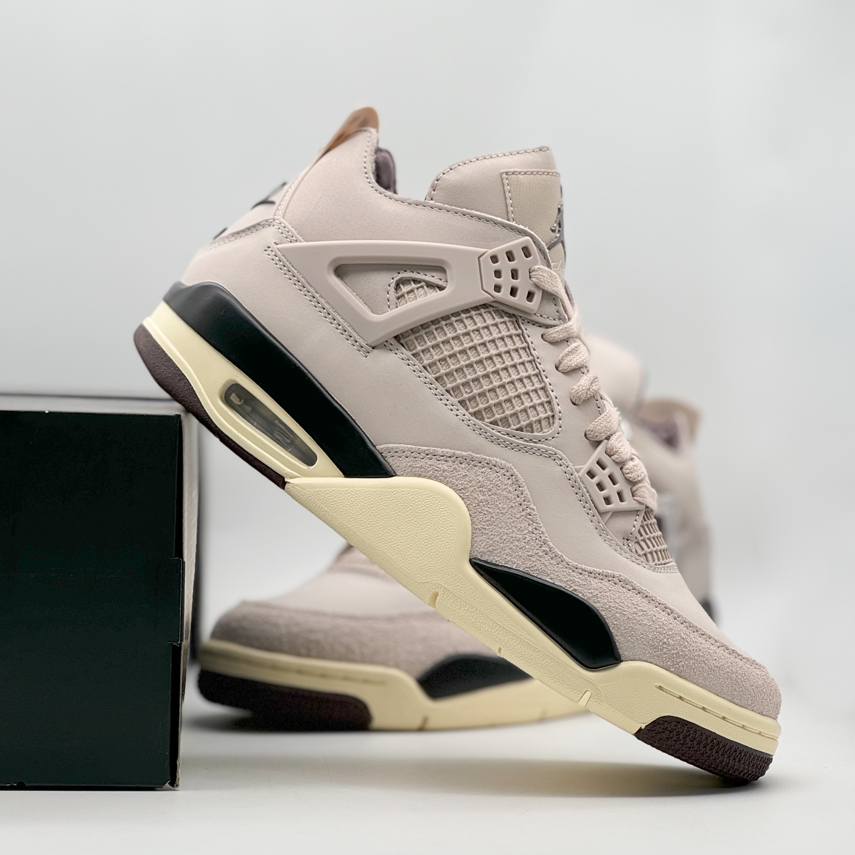 (W) Jordan 4 x A Ma Maniere Retro OG SP W.Y.W.S. 착용 스타일 - 6