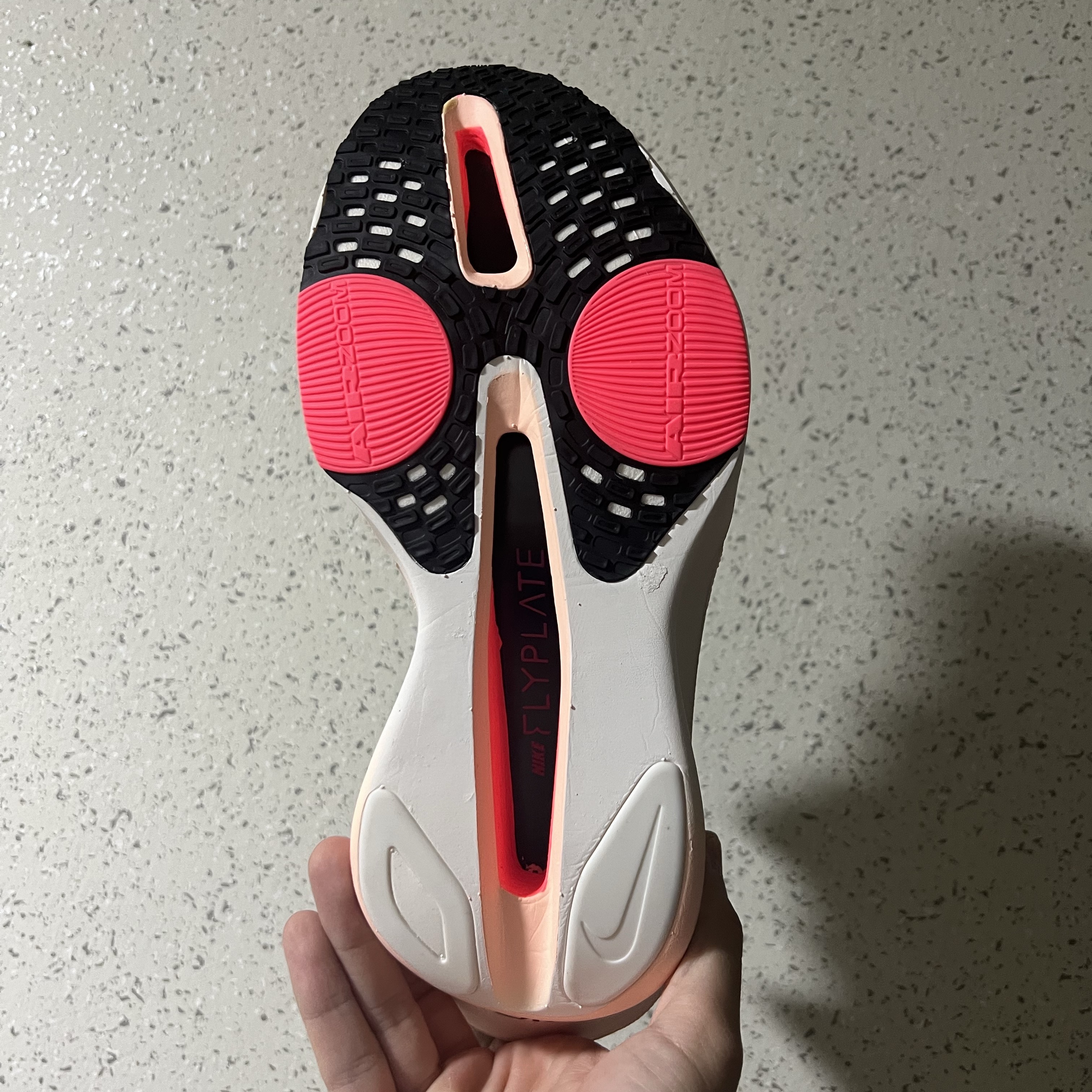 Nike Air Zoom Alphafly Next% 3 Sail Black 착용 스타일 - 4