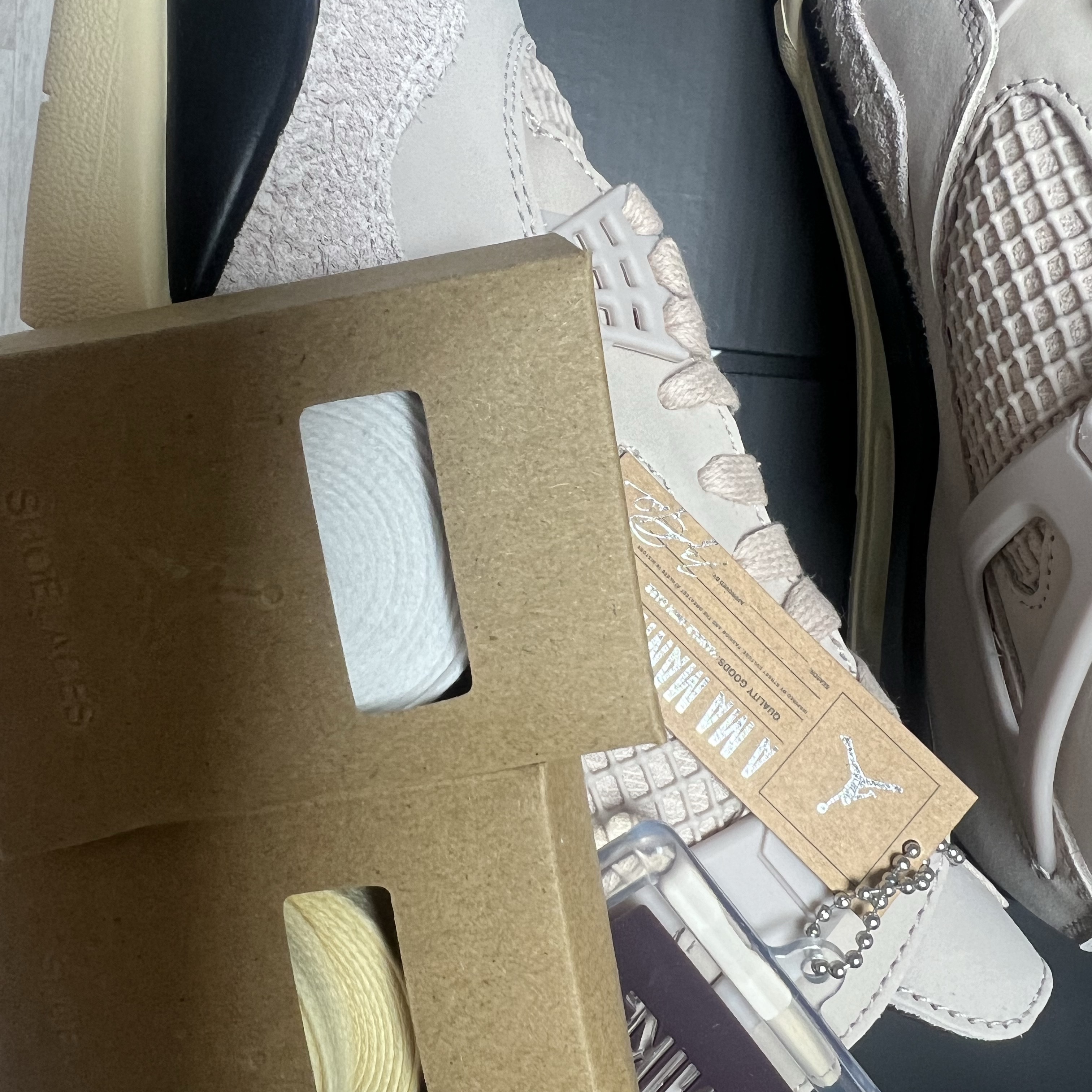 (W) Jordan 4 x A Ma Maniere Retro OG SP W.Y.W.S. 착용 스타일 - 1